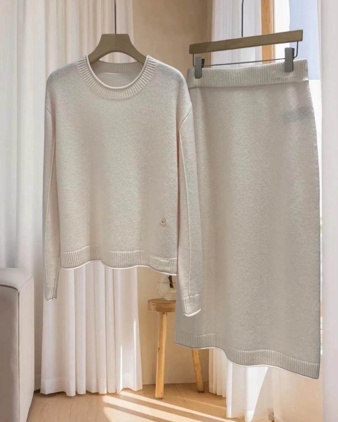 Women's Jumpers And Sweaters LORO PIANA 17939163