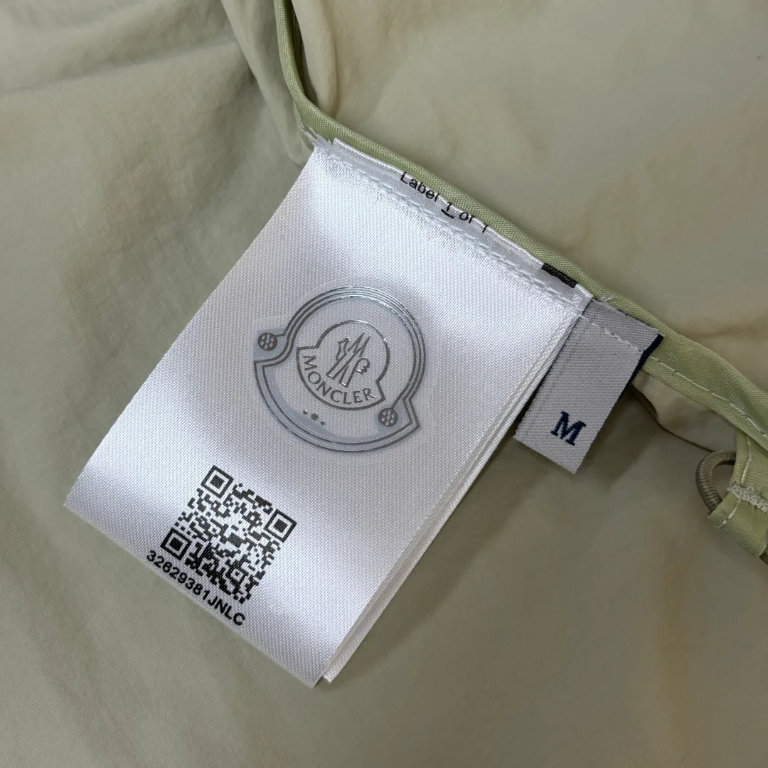 Men's Jackets And Down Jackets MONCLER 17286042