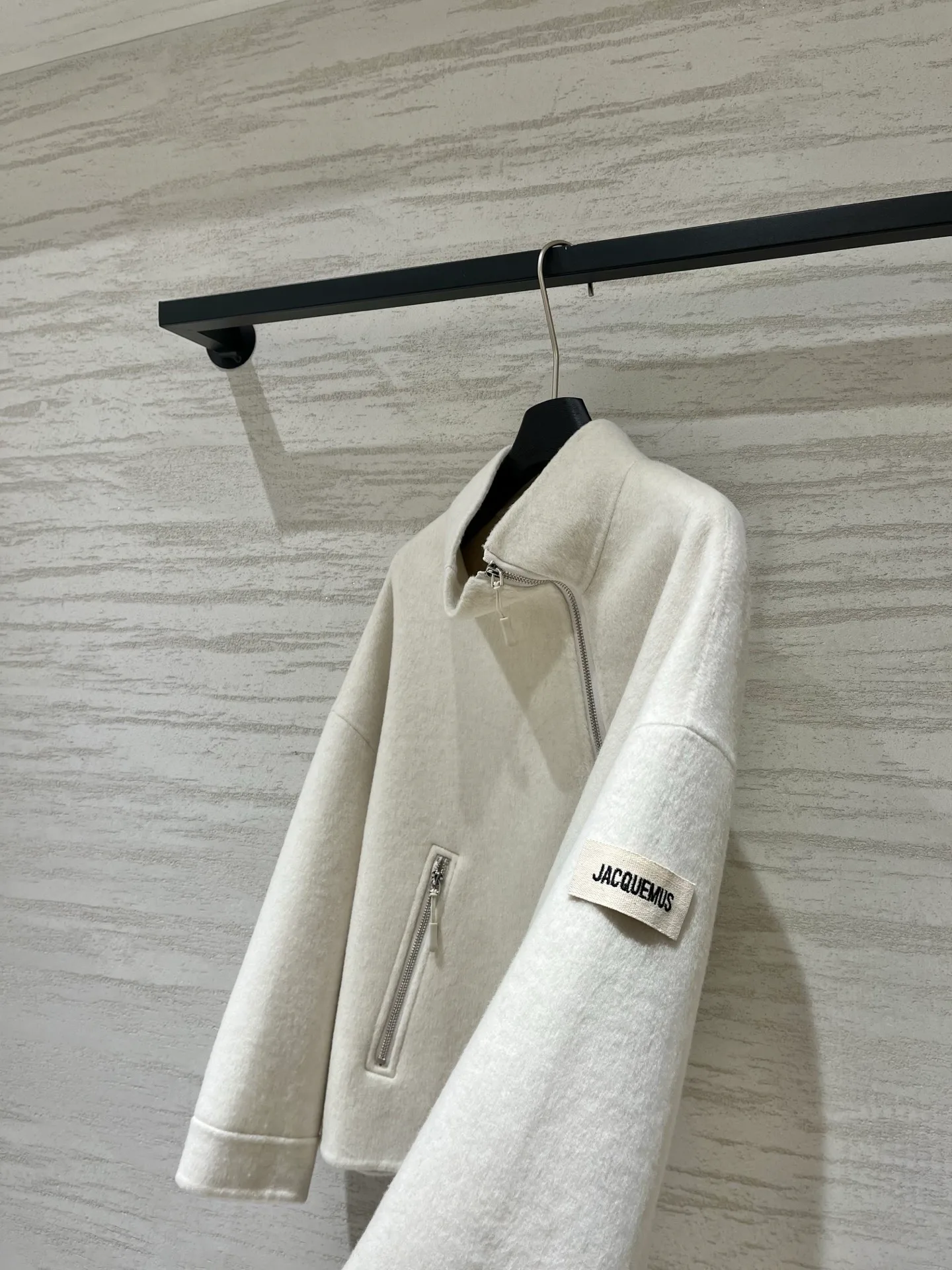 Women's Jackets And Down Jackets JACQUEMUS 18533346