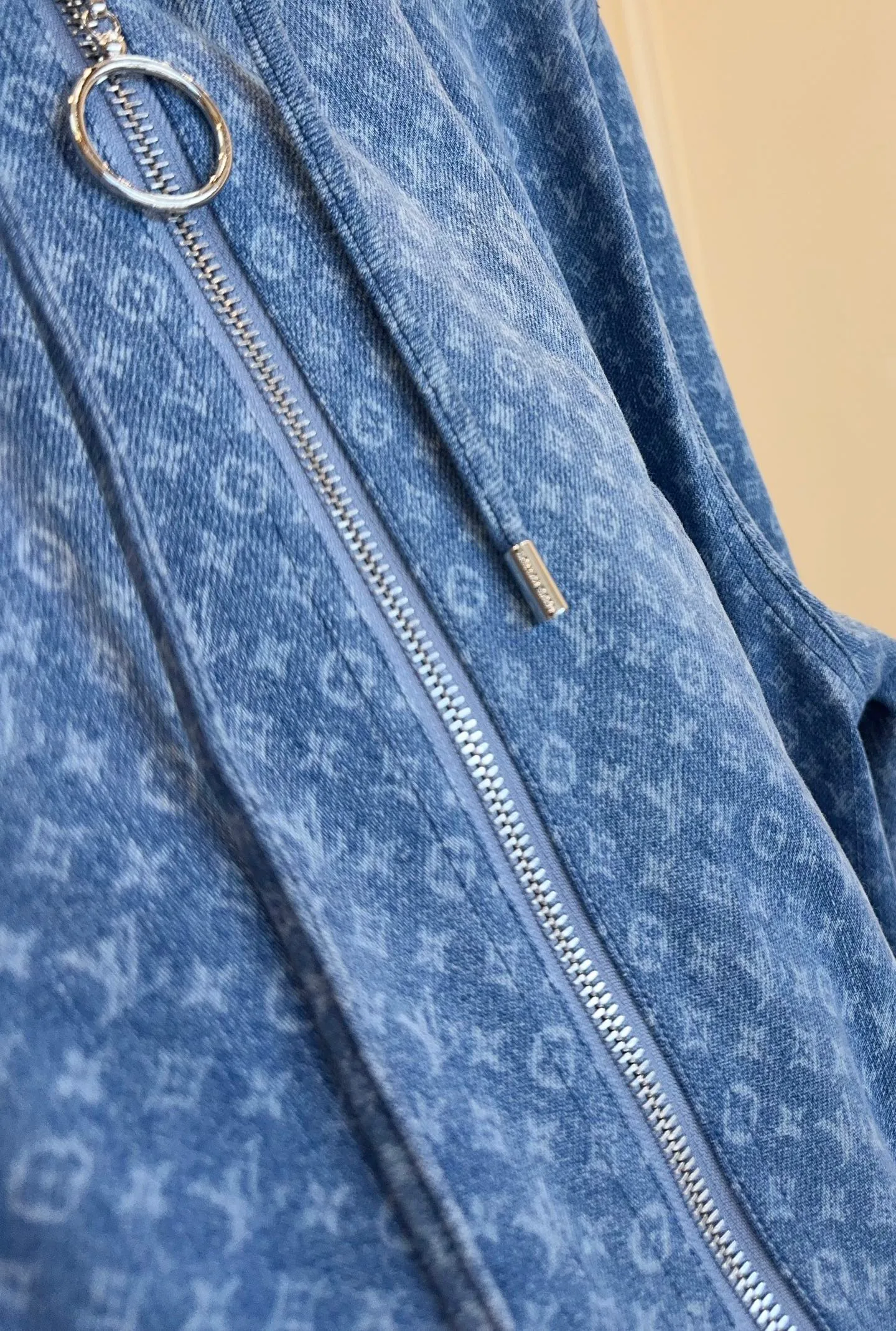 Women's Jackets And Down Jackets LOUIS VUITTON 18405498
