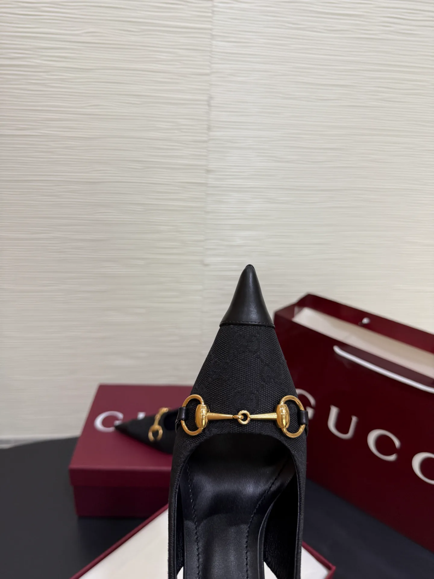 Women's Open-Toe Sandals GUCCI 18070846