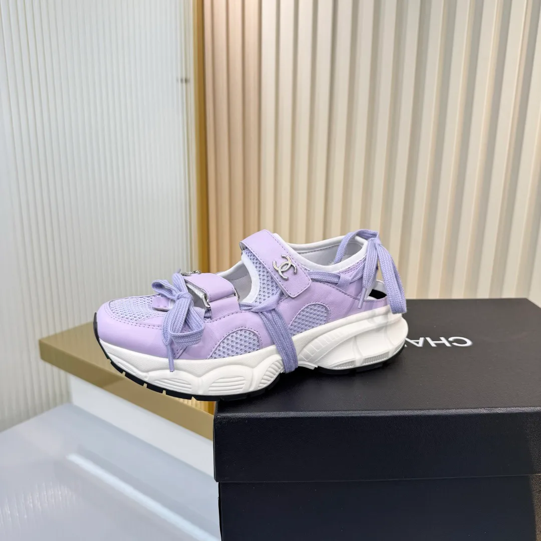 Women's Sneakers CHANEL 18366971
