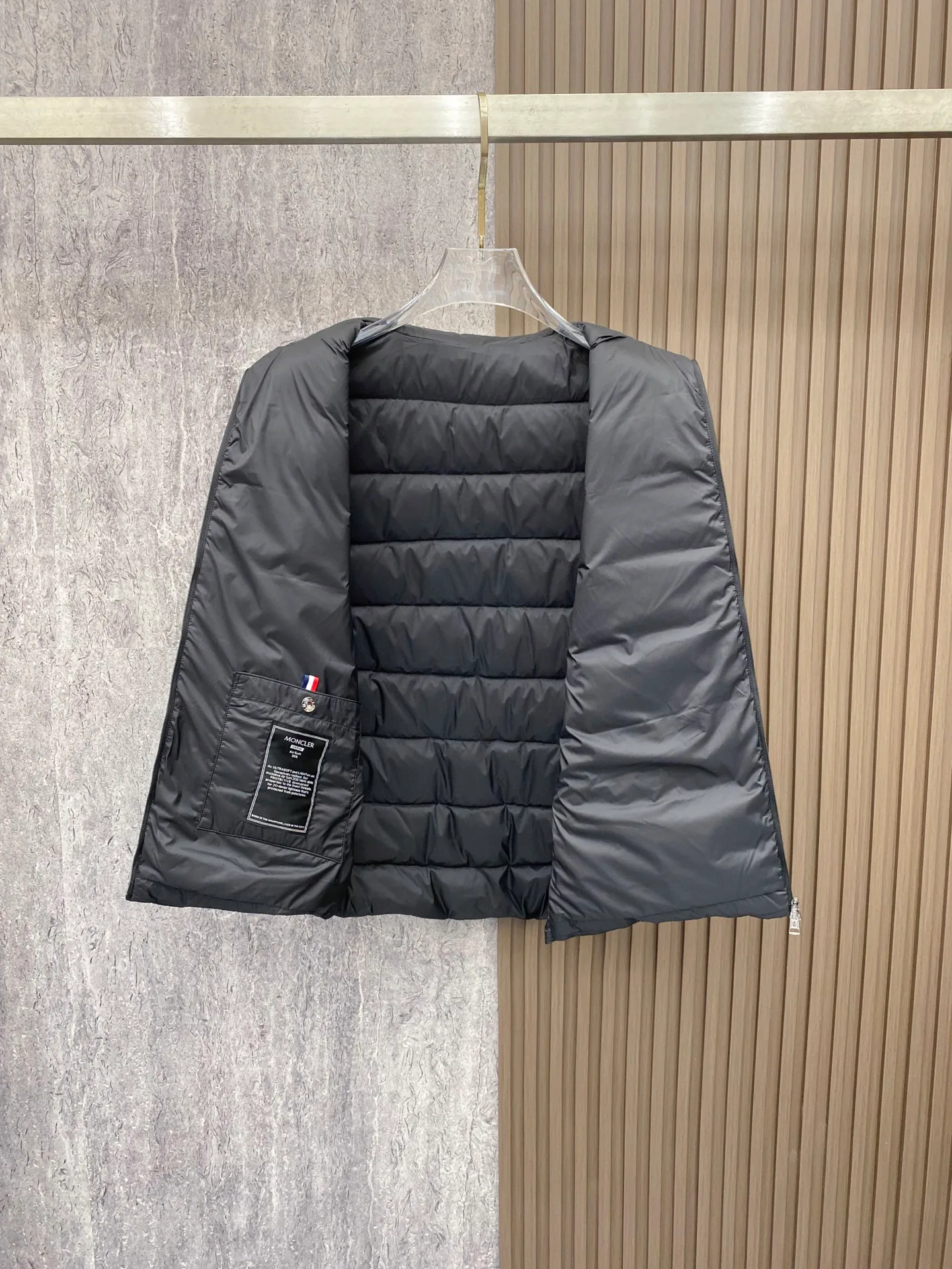 Жилеты Мужские Moncler 18596392