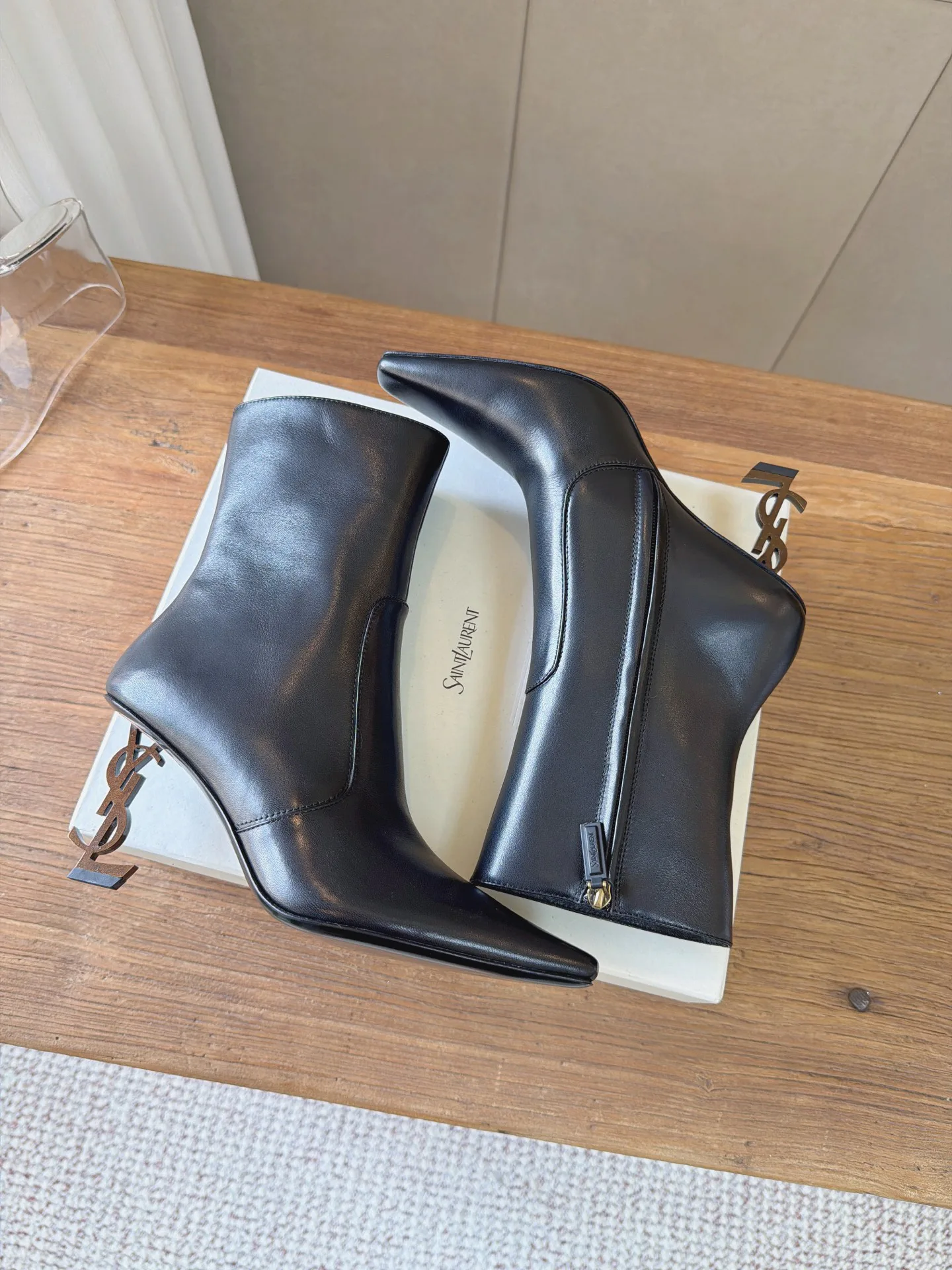 Women's Booties SAINT LAURENT 18520090