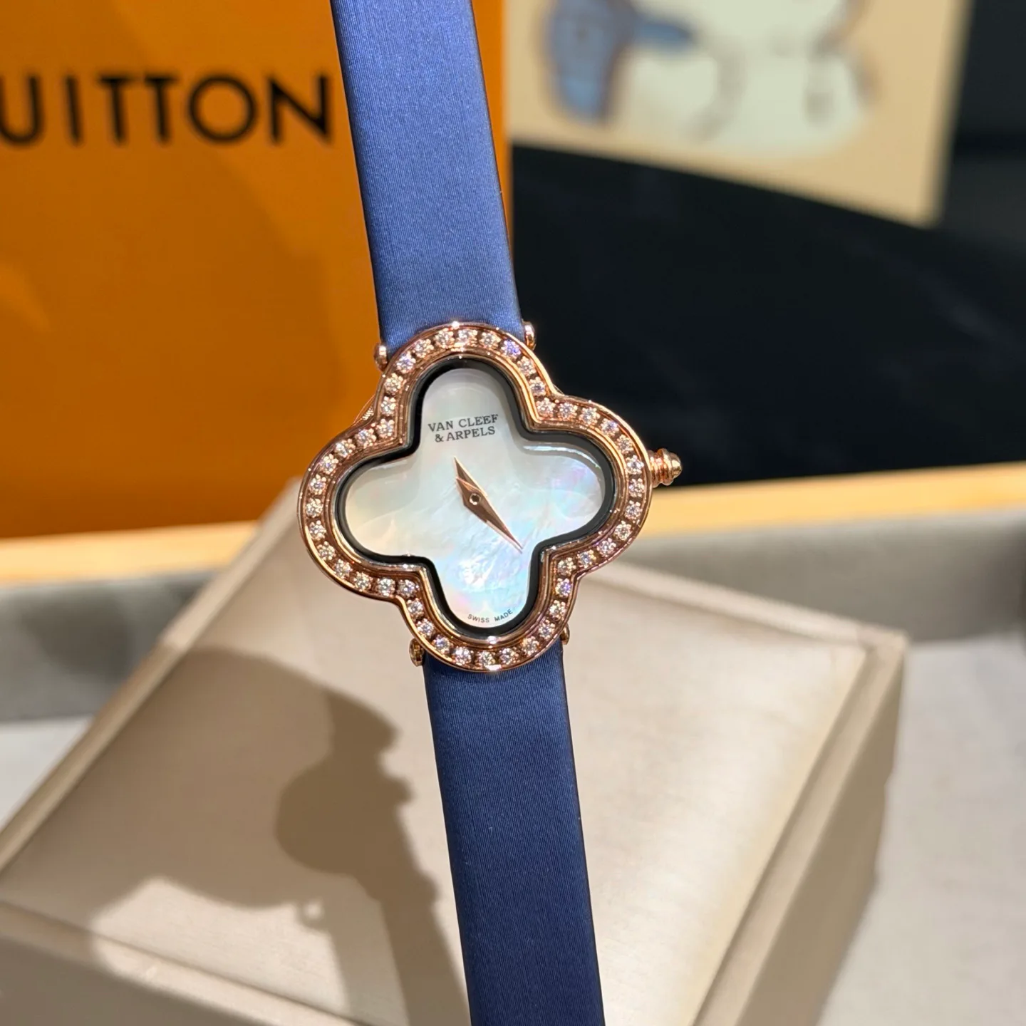 Women's Watches VAN CLEEF & ARPELS 18362058