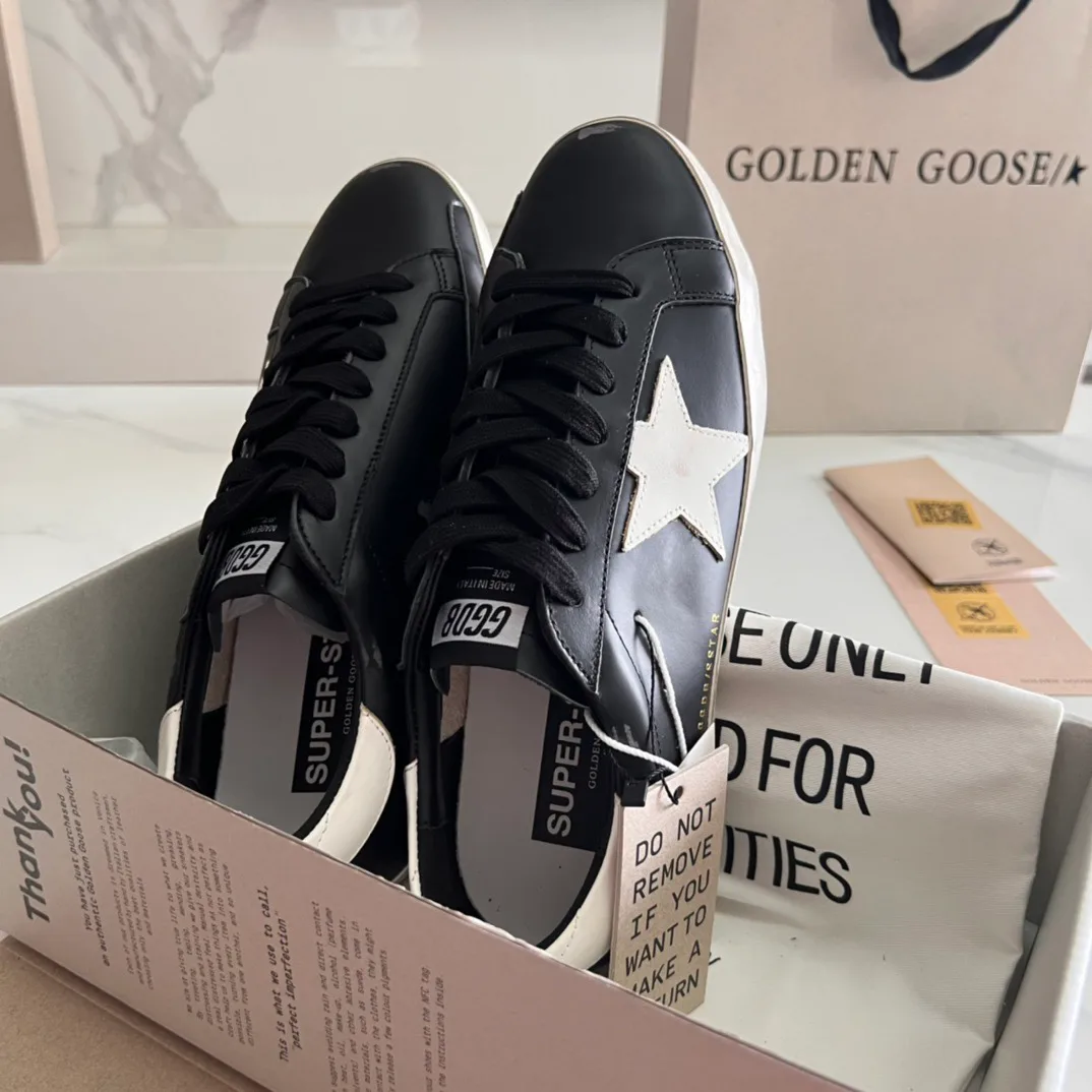Women's Sneakers GOLDEN GOOSE 16995647