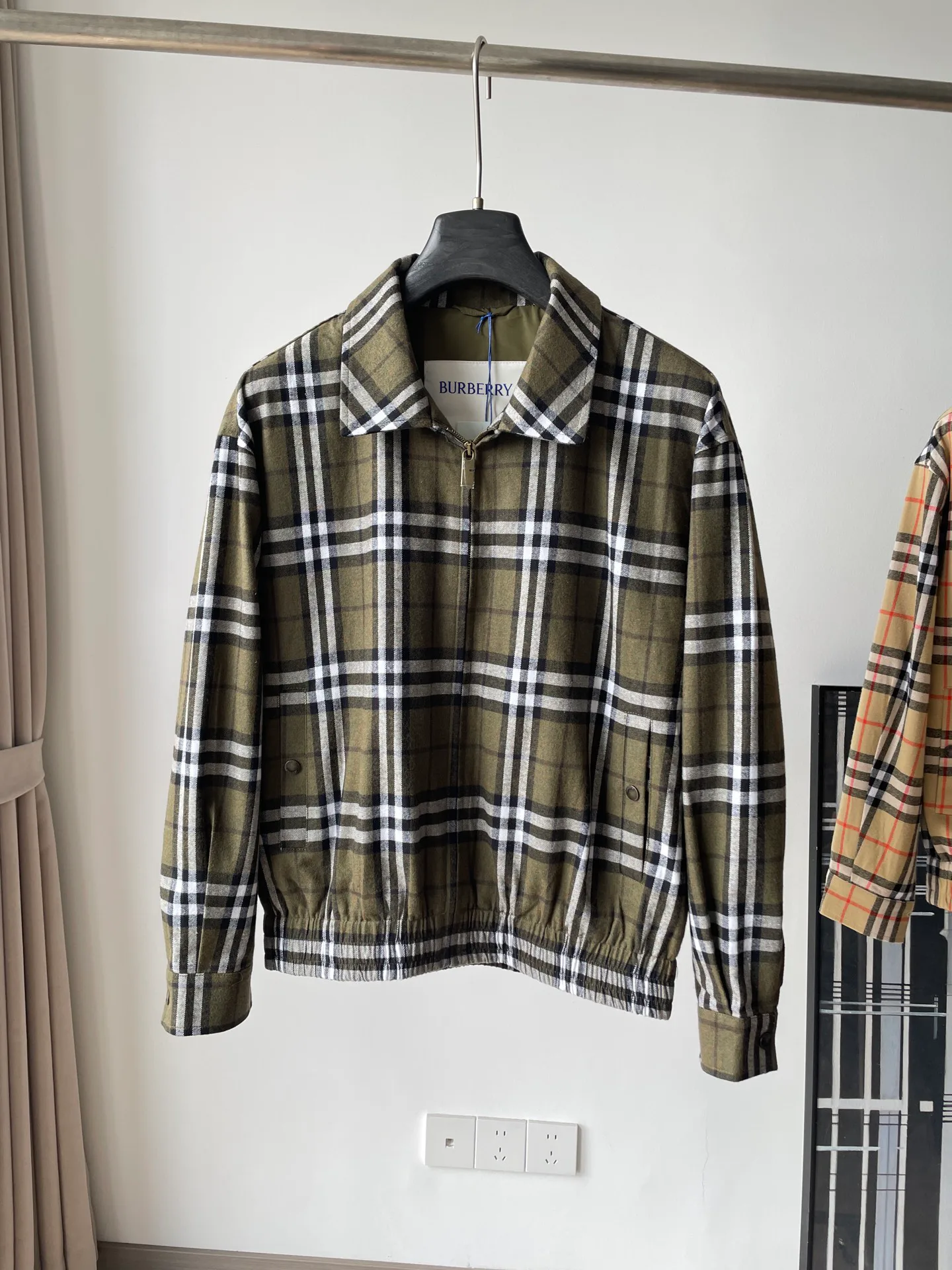 Men's Jackets And Down Jackets BURBERRY 18499517