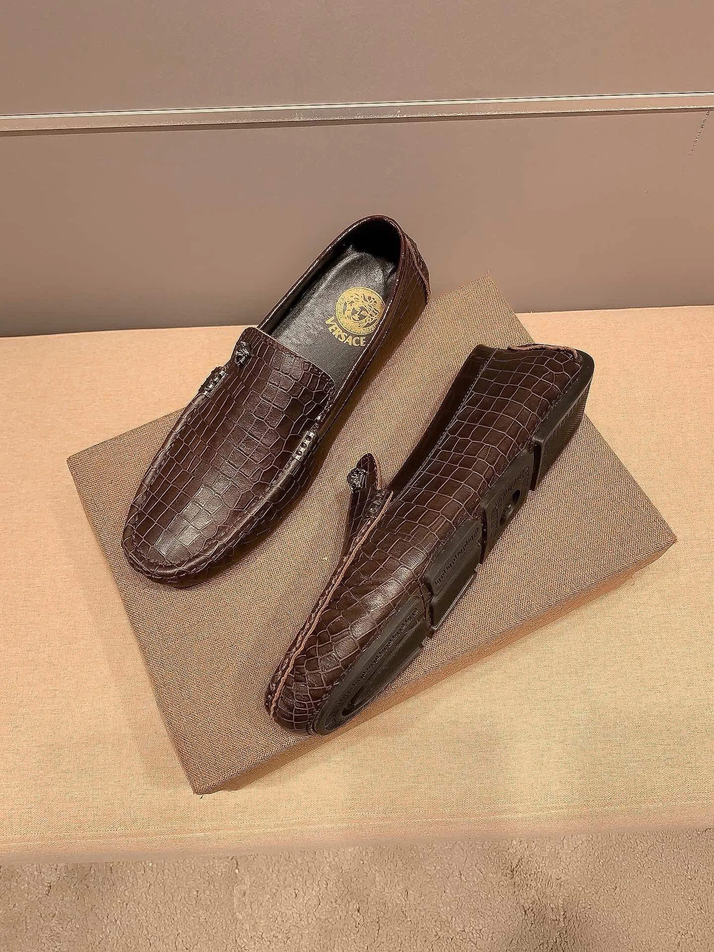 Men's Loafers And Dress Shoes VERSACE 18247709