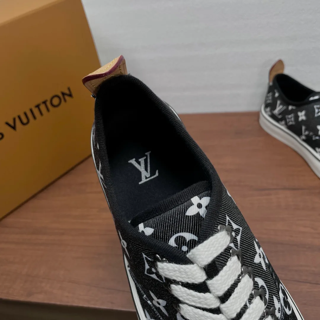 Кроссовки Мужские Louis Vuitton 18626472