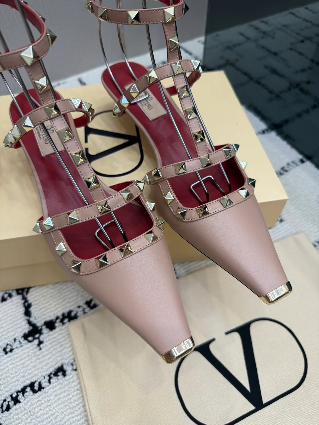 Women's Open-Toe Sandals VALENTINO 17594505