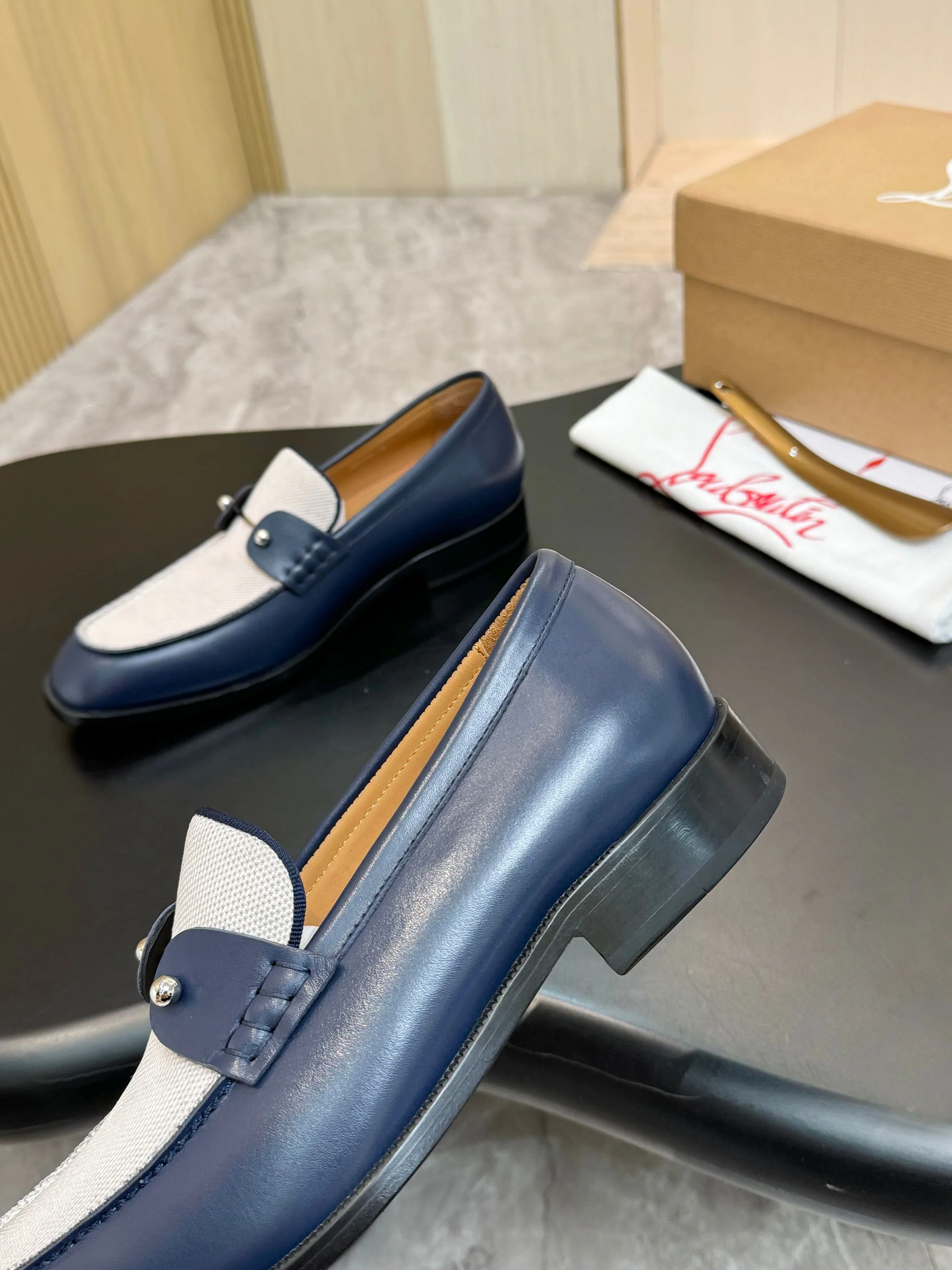 Men's Loafers And Dress Shoes CHRISTIAN LOUBOUTIN 18117275