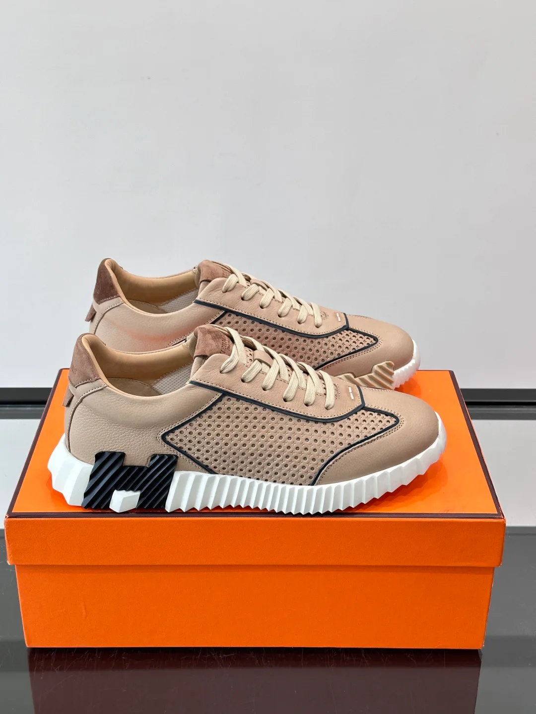 Men's Sneakers HERMES 18118572