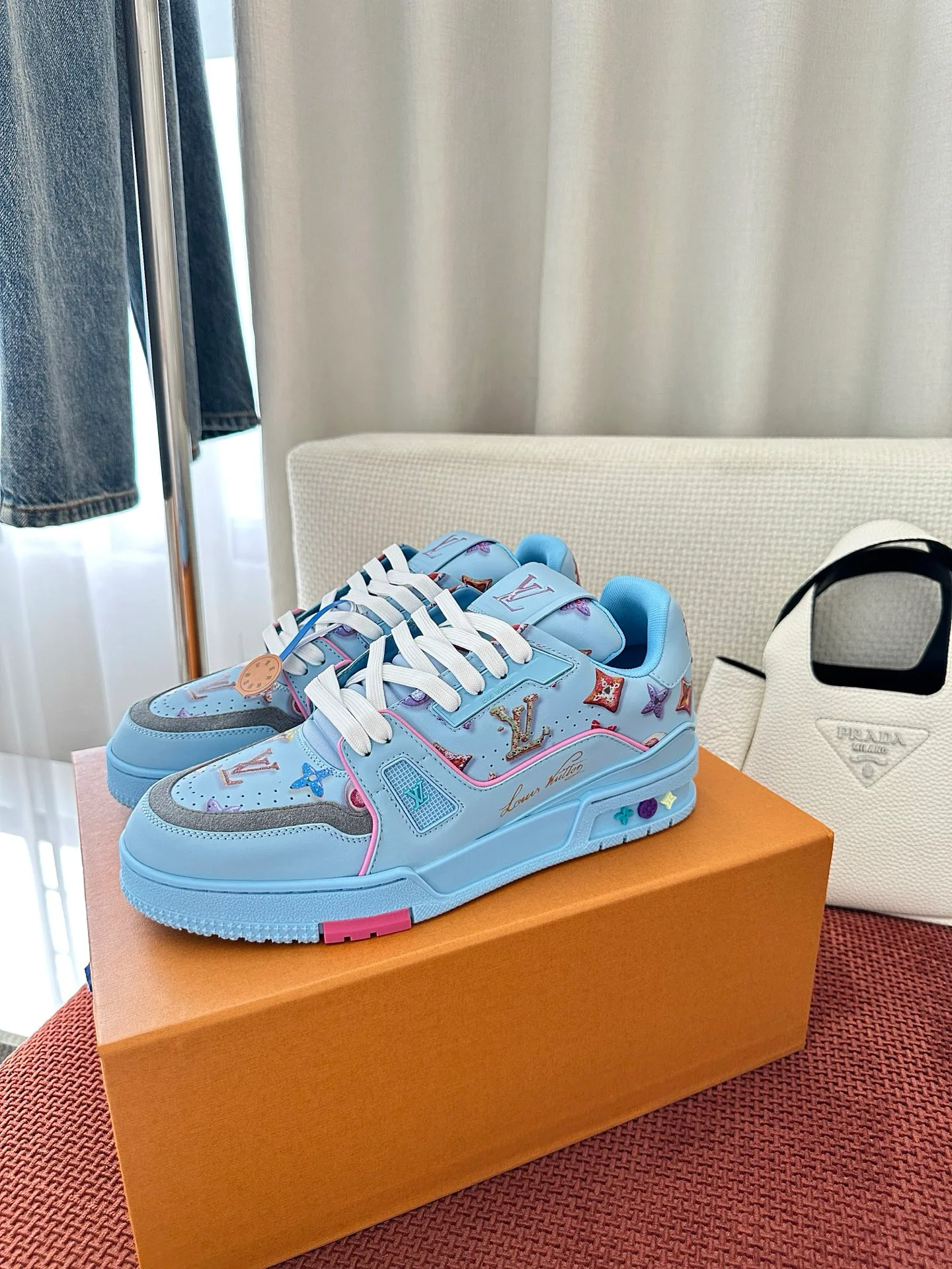 Women's Sneakers LOUIS VUITTON 17449356