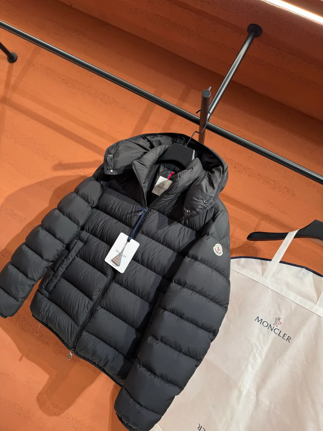Women's Jackets And Down Jackets MONCLER 18436278