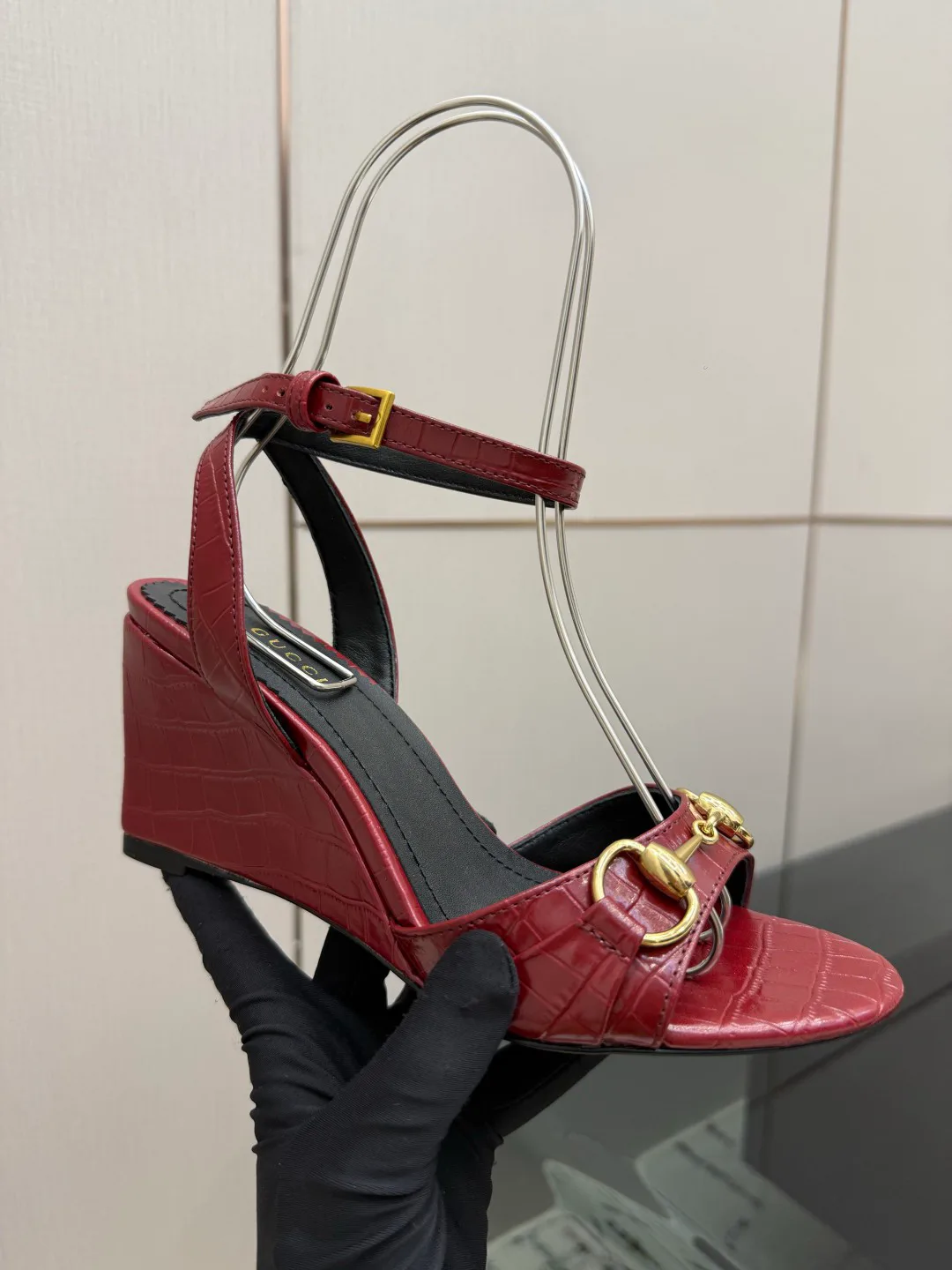 Women's Open-Toe Sandals GUCCI 18049071