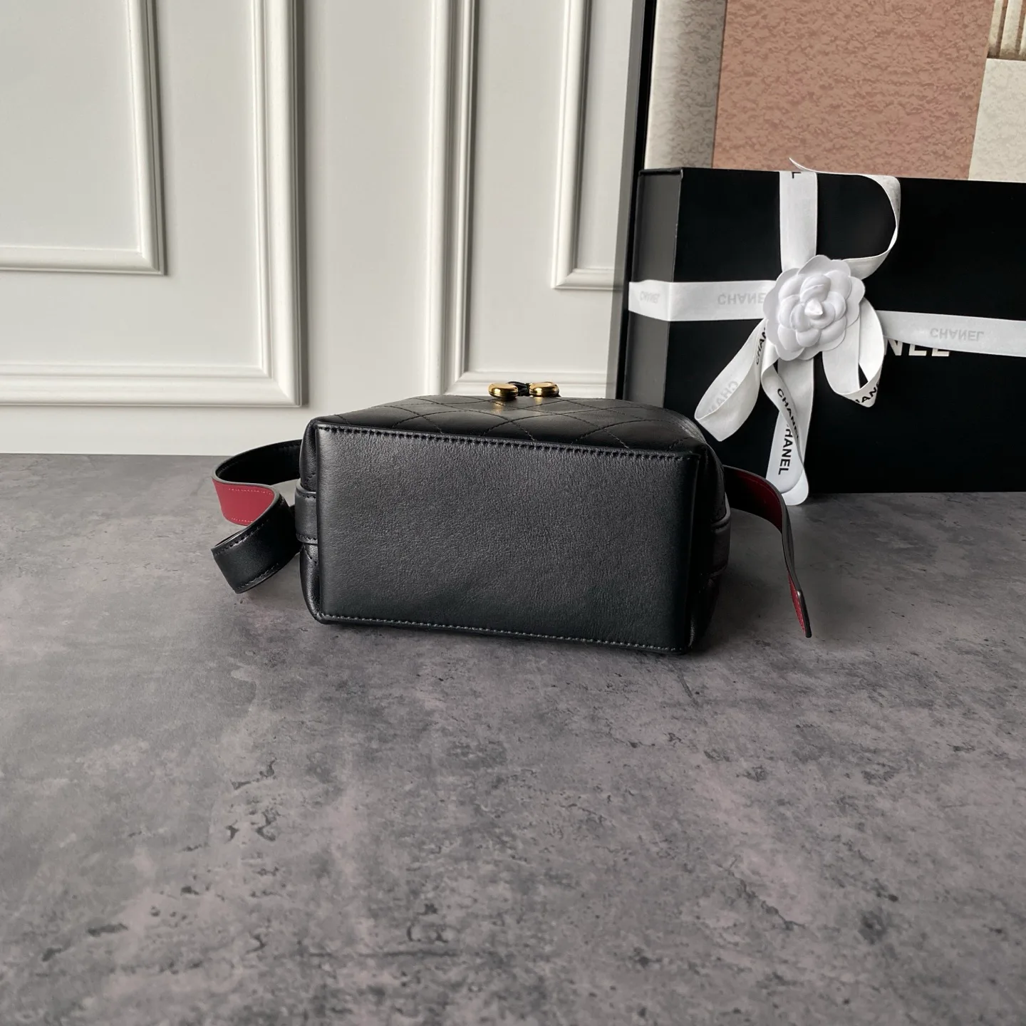 Women's Classic Handbags CHANEL 18208020