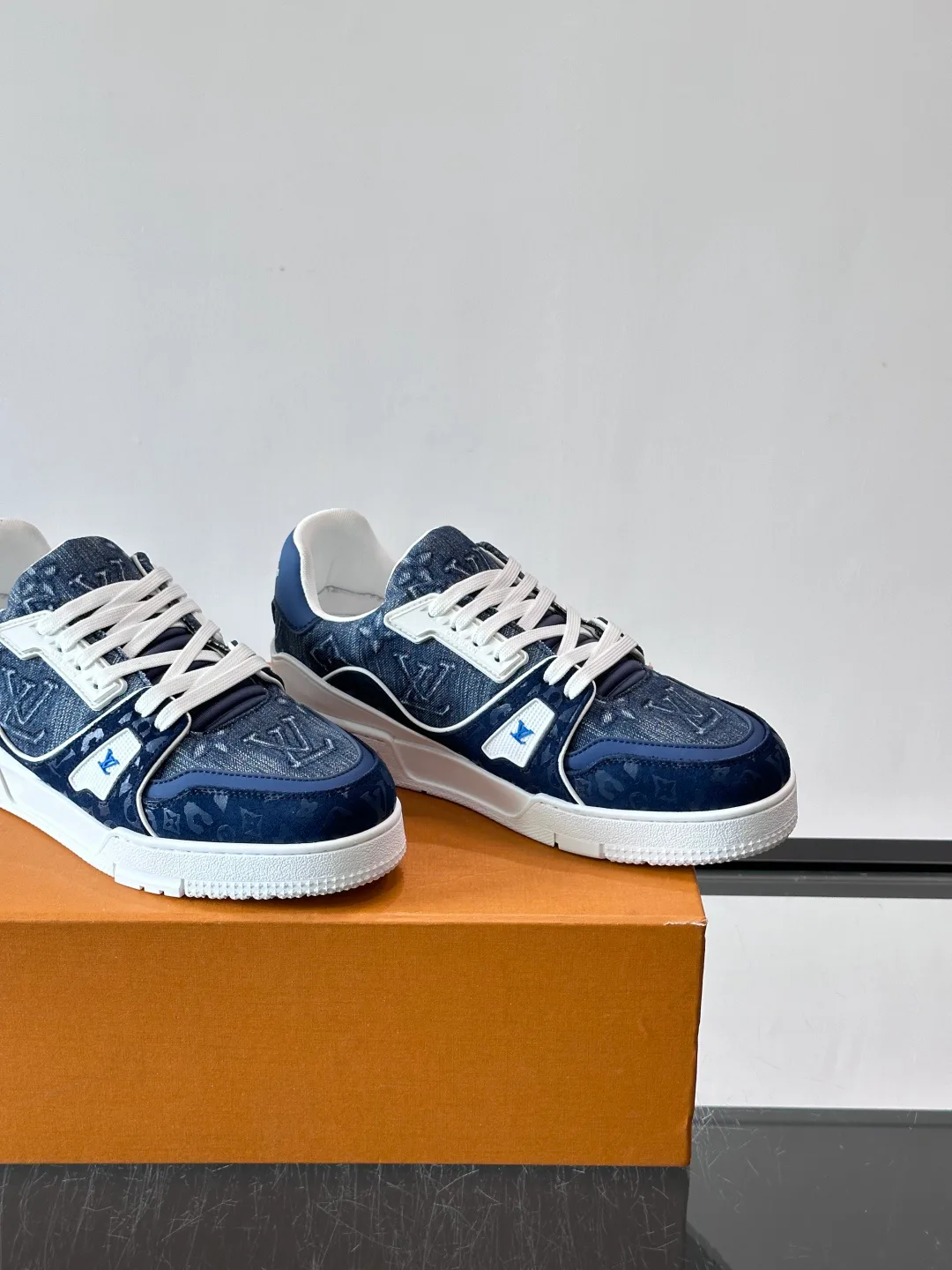 Men's Sneakers LOUIS VUITTON 17466867