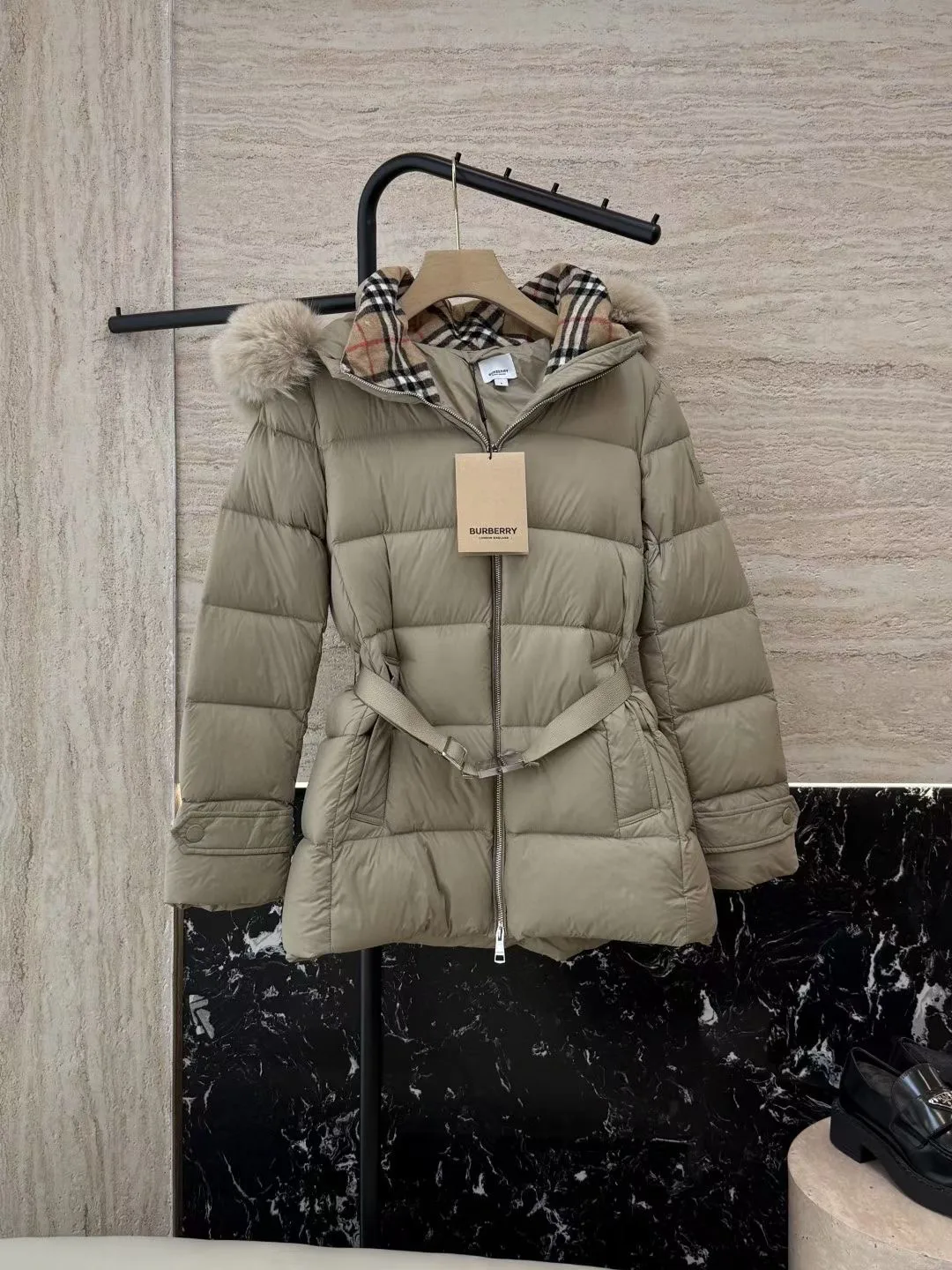 Women's Jackets And Down Jackets BURBERRY 18043117
