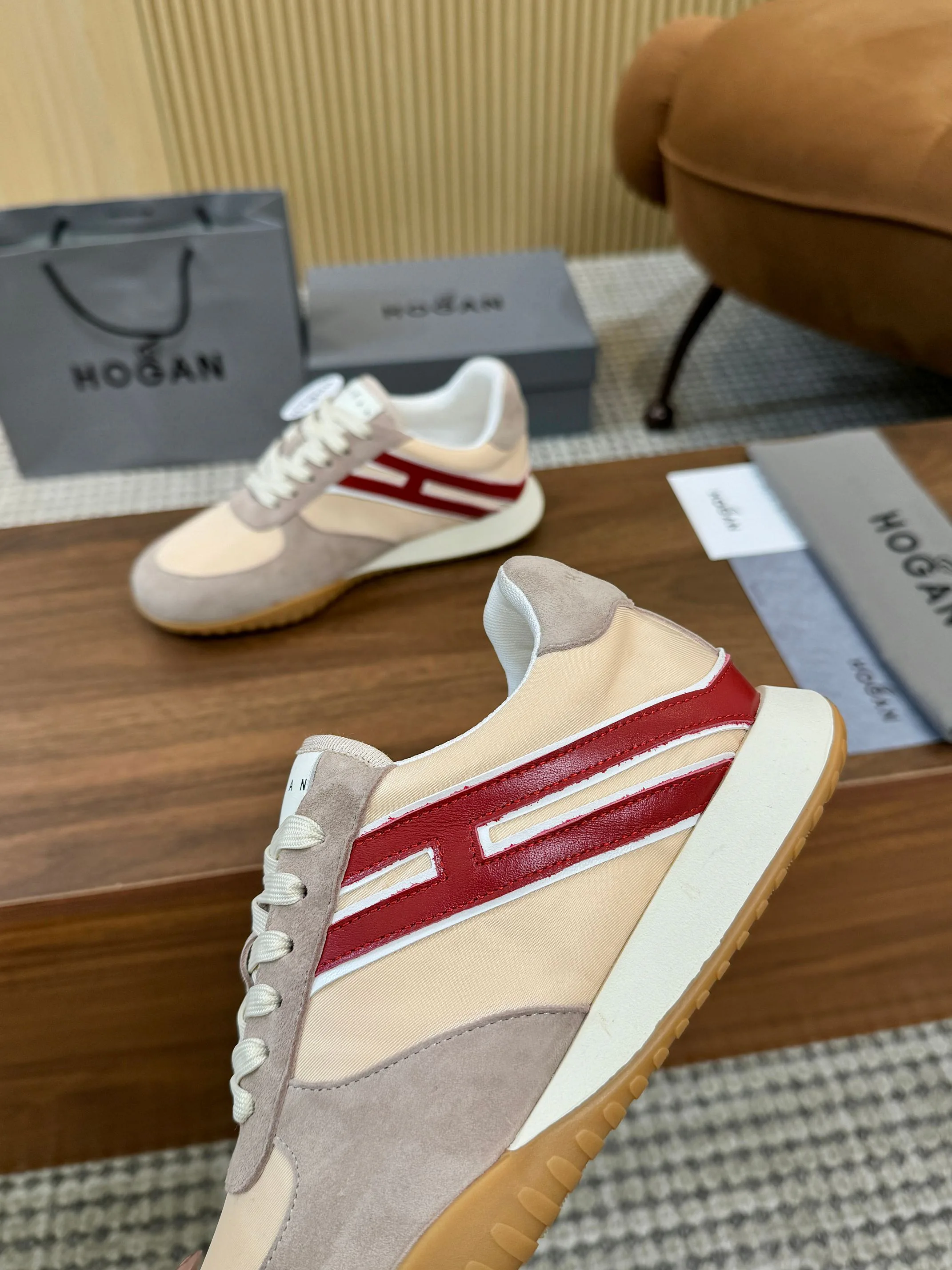 Women's Sneakers HOGAN 17182562