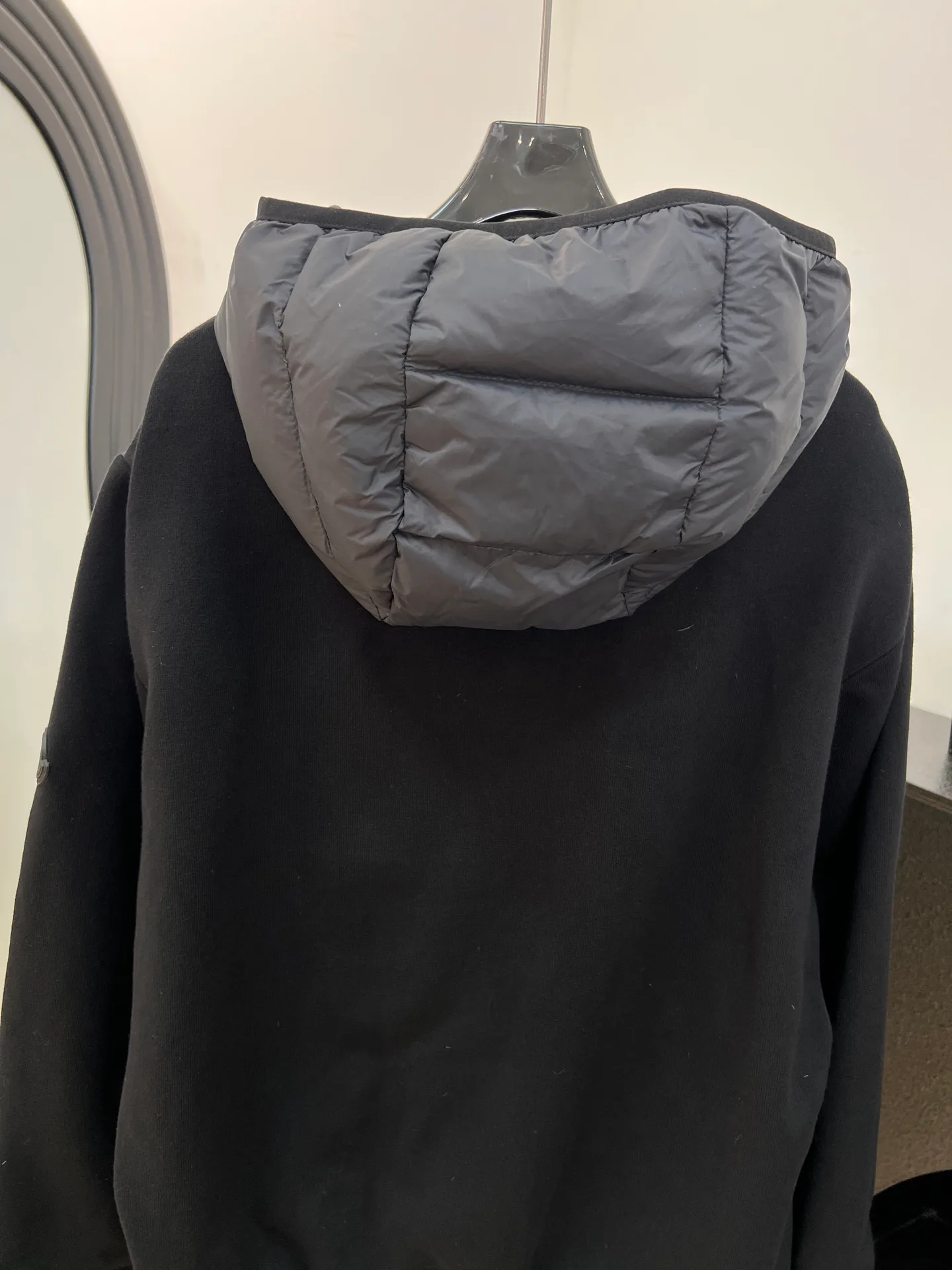 Men's Jackets And Down Jackets MONCLER 18171052