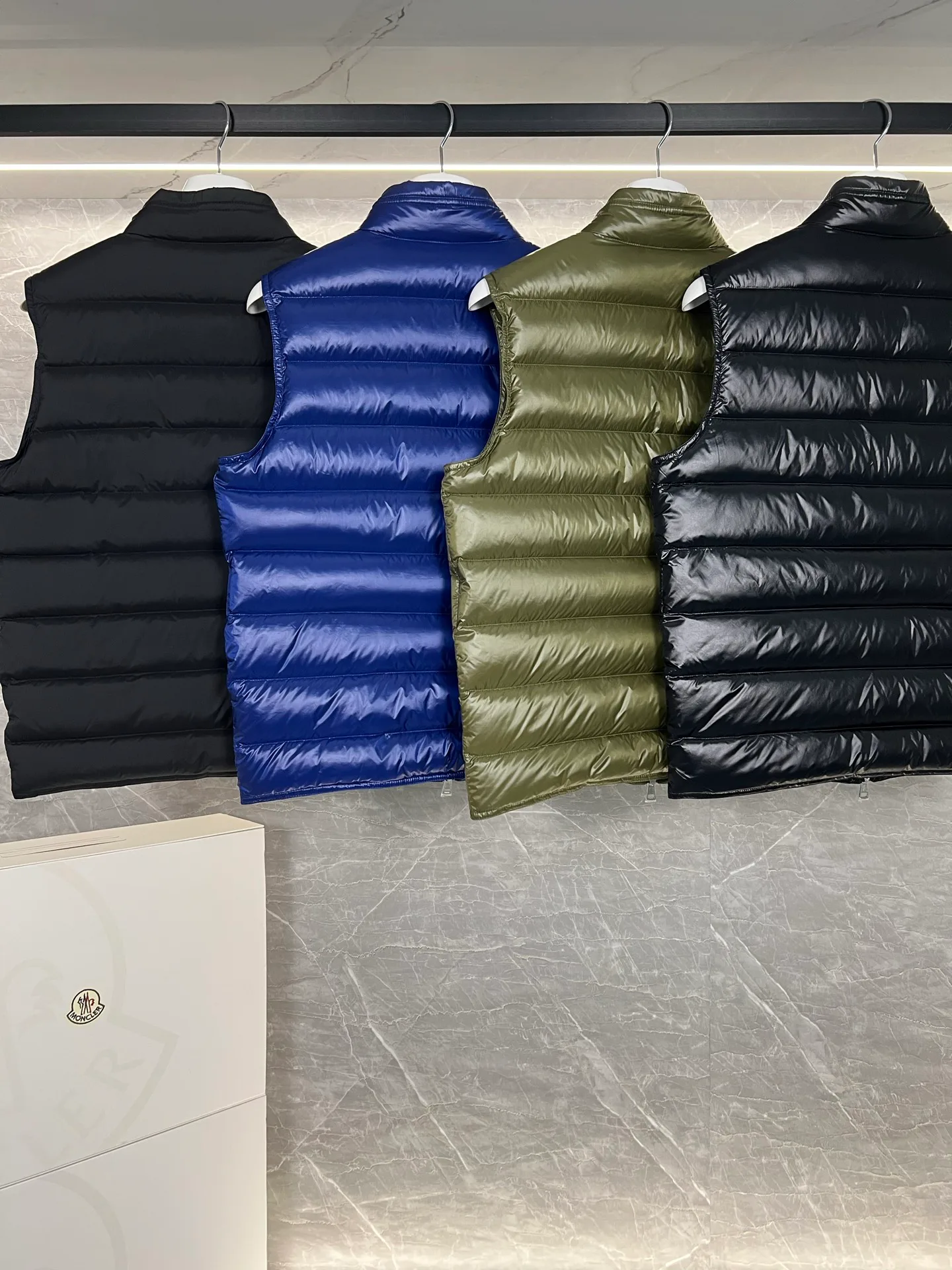 Women's Vests MONCLER 18111342