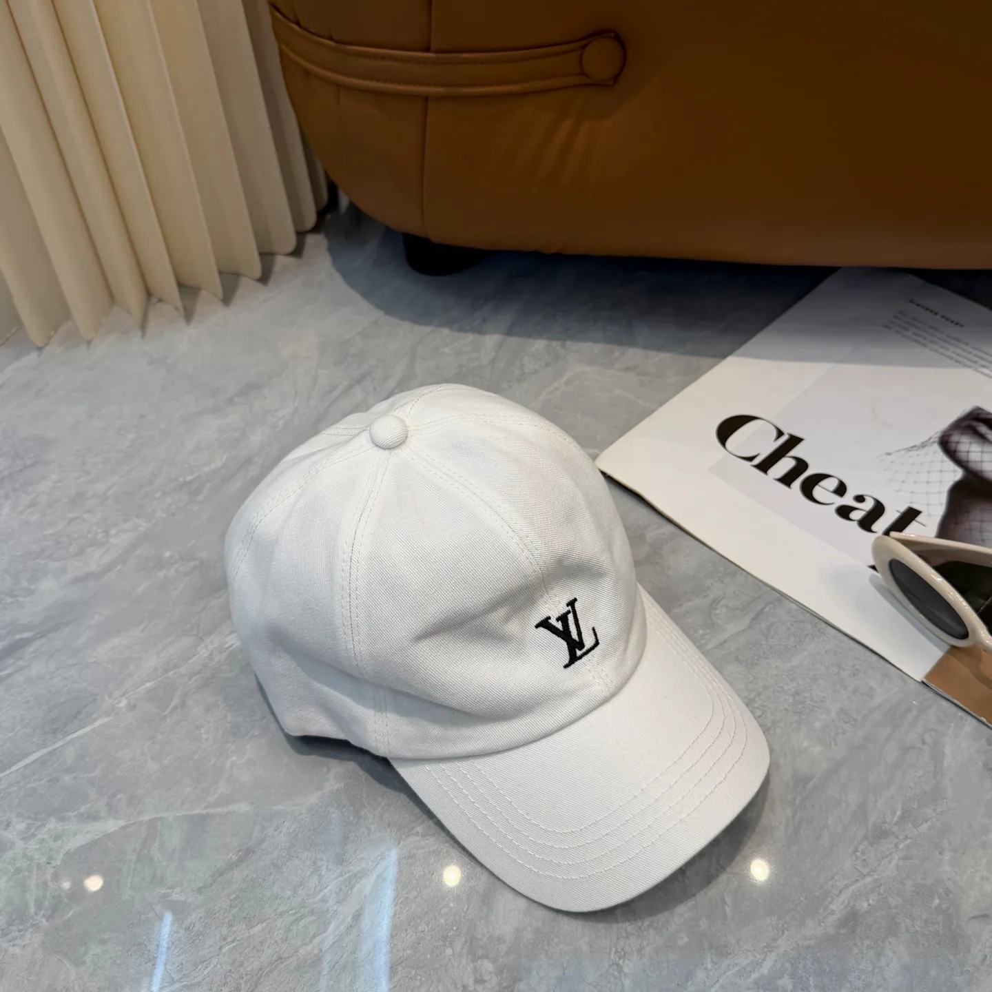 Hats LOUIS VUITTON 17411592