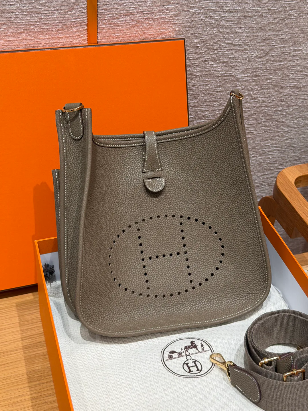 Women's Classic Handbags HERMES 17941973