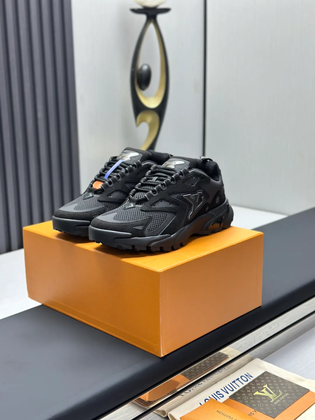 Women's Sneakers LOUIS VUITTON 18211982