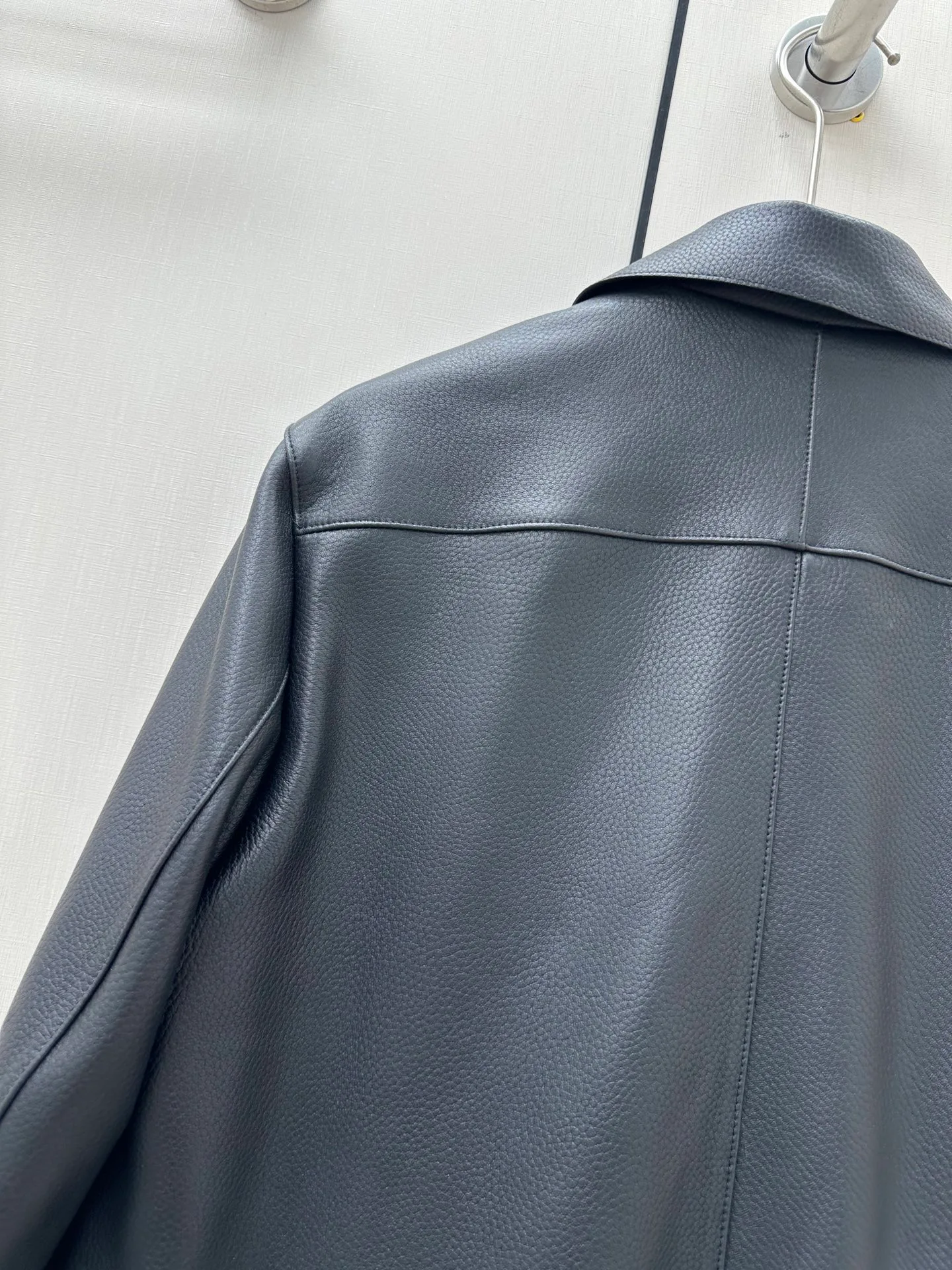 Women's Leather Jackets And Sheepskin Coats HERMES 18060882