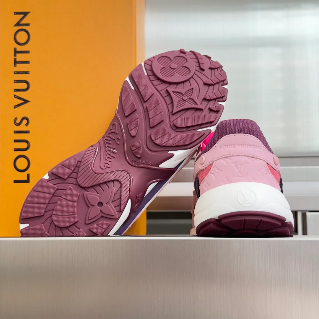 Women's Sneakers LOUIS VUITTON 18463939