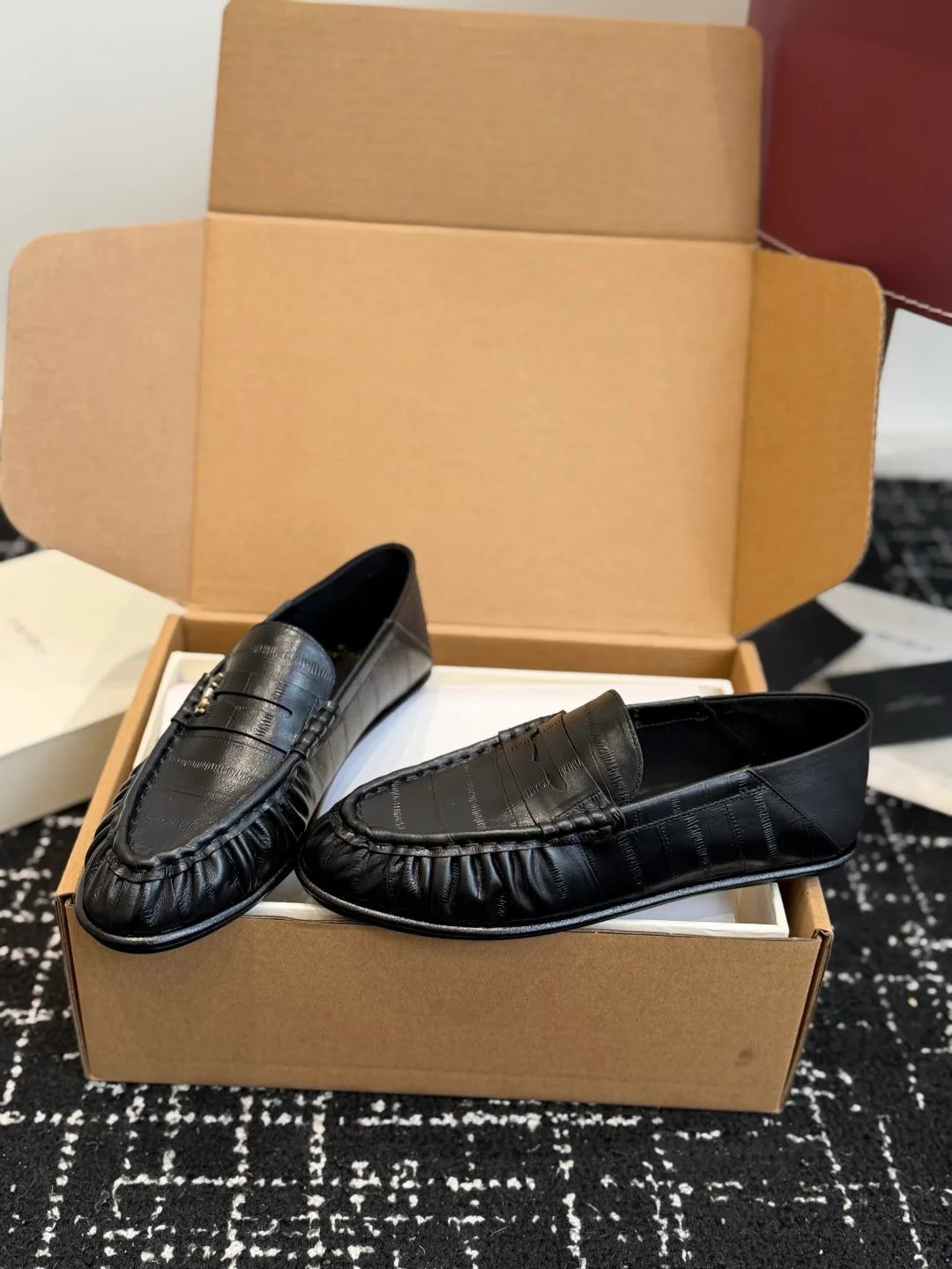 Women's Loafers And Moccasins SAINT LAURENT 18164533