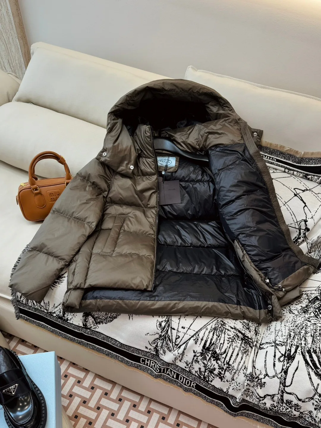 Women's Jackets And Down Jackets PRADA 17910126
