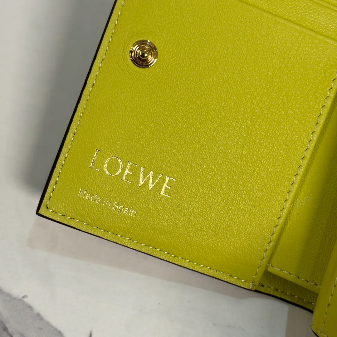 Women's Clutches LOEWE 17678661
