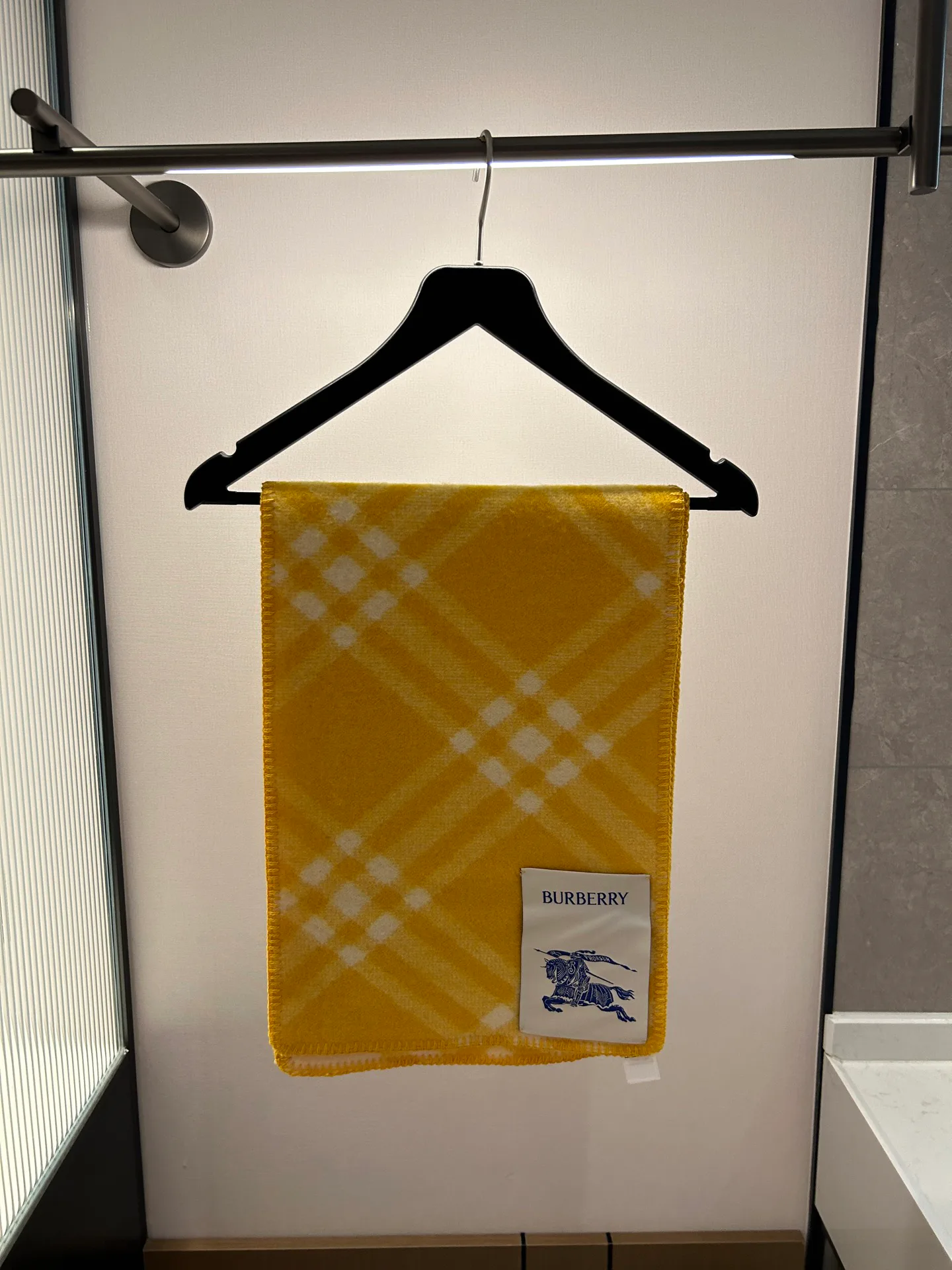 Scarves BURBERRY 18507370
