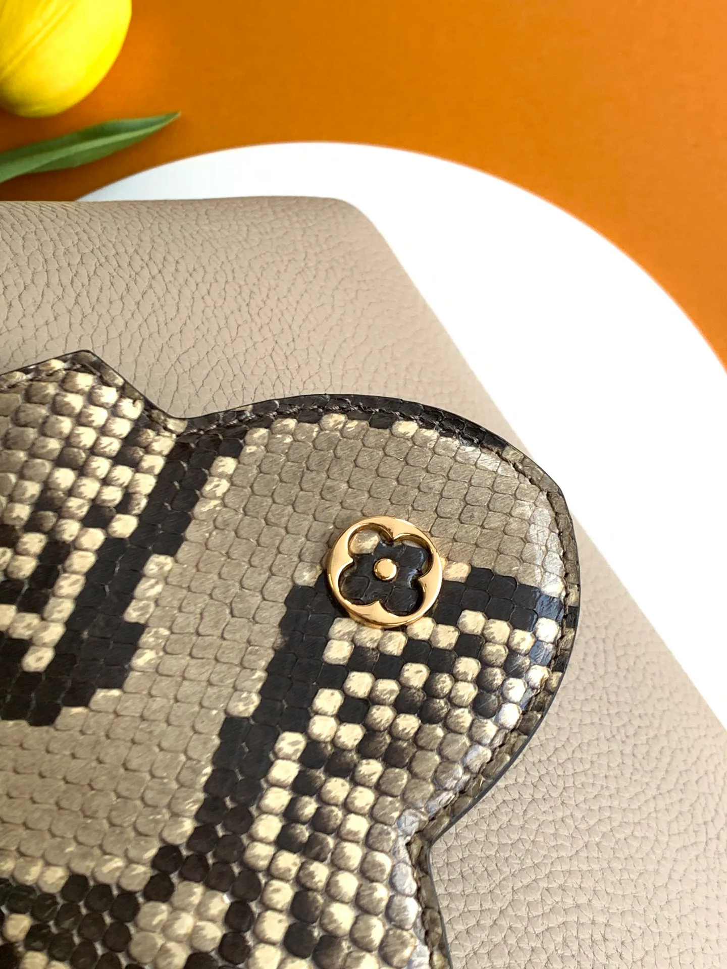 Women's Classic Handbags LOUIS VUITTON 18520991