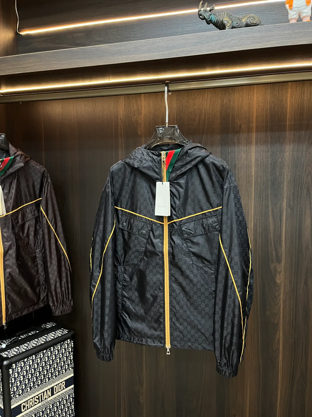 Women's Jackets And Down Jackets GUCCI 18416719