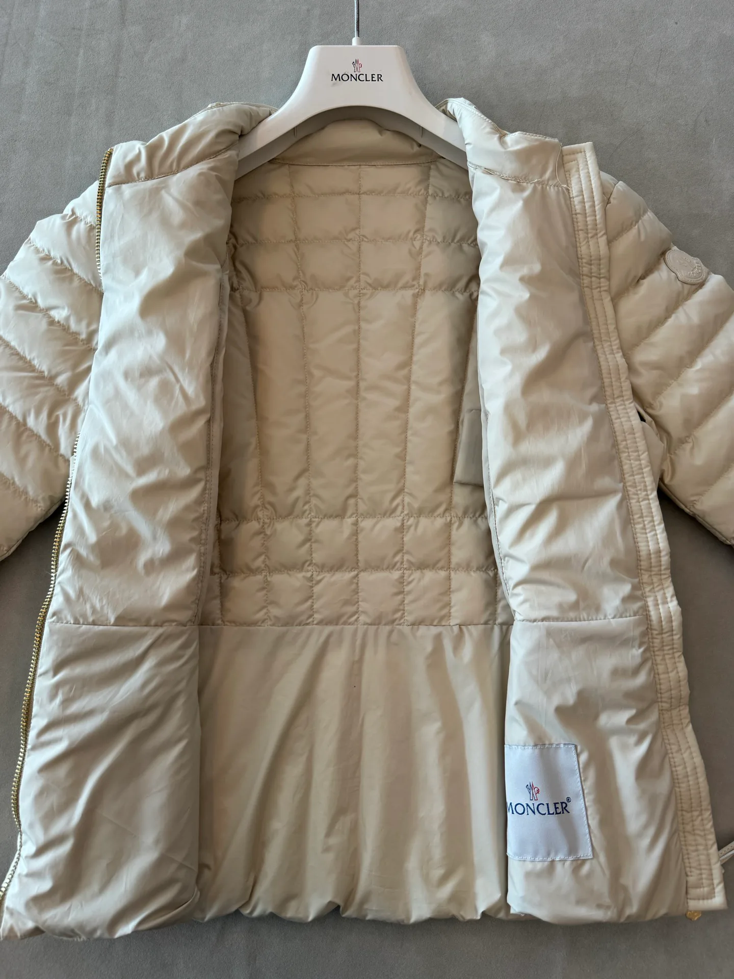 Women's Jackets And Down Jackets MONCLER 18491949