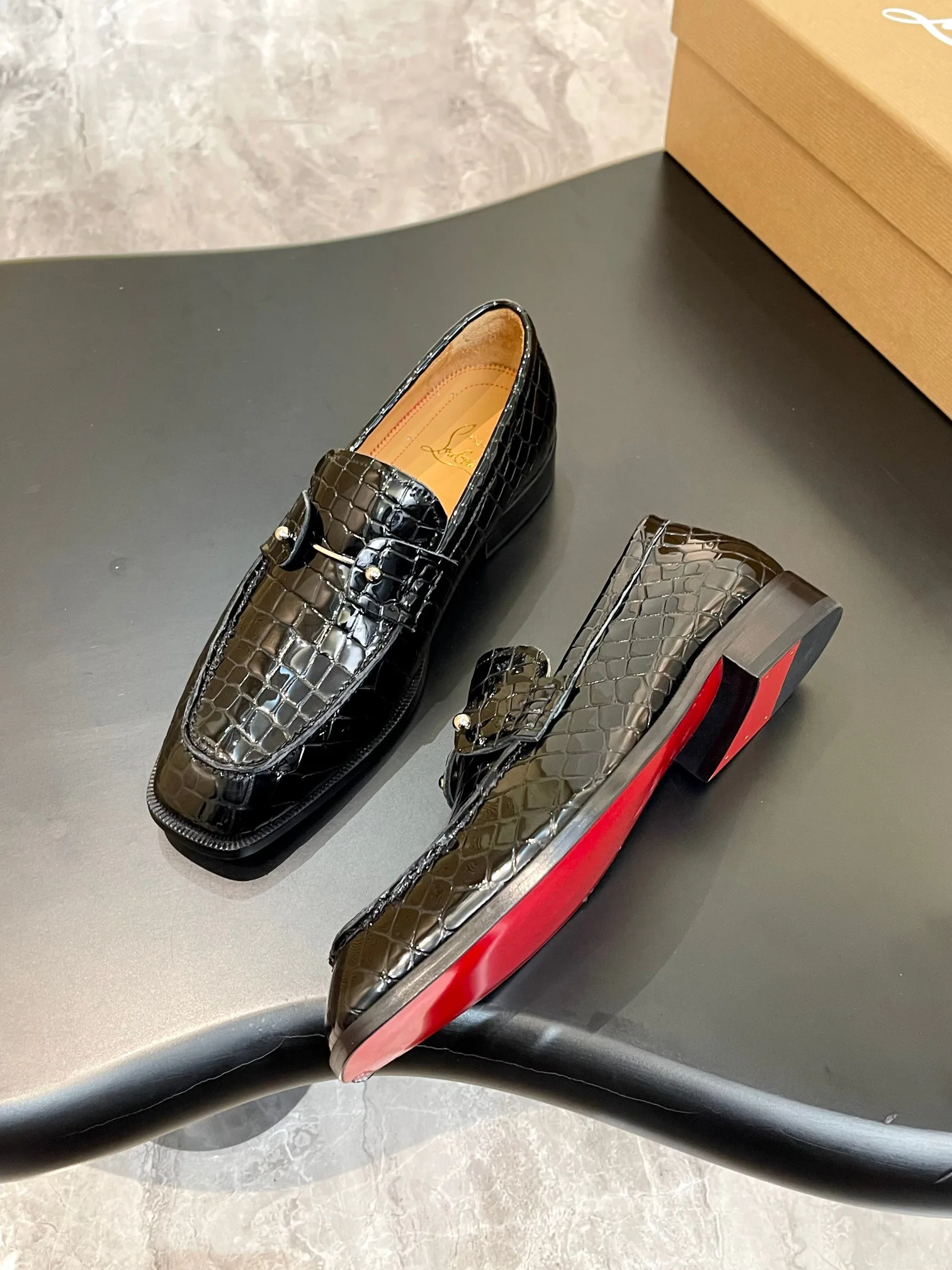 Men's Loafers And Dress Shoes CHRISTIAN LOUBOUTIN 18119124