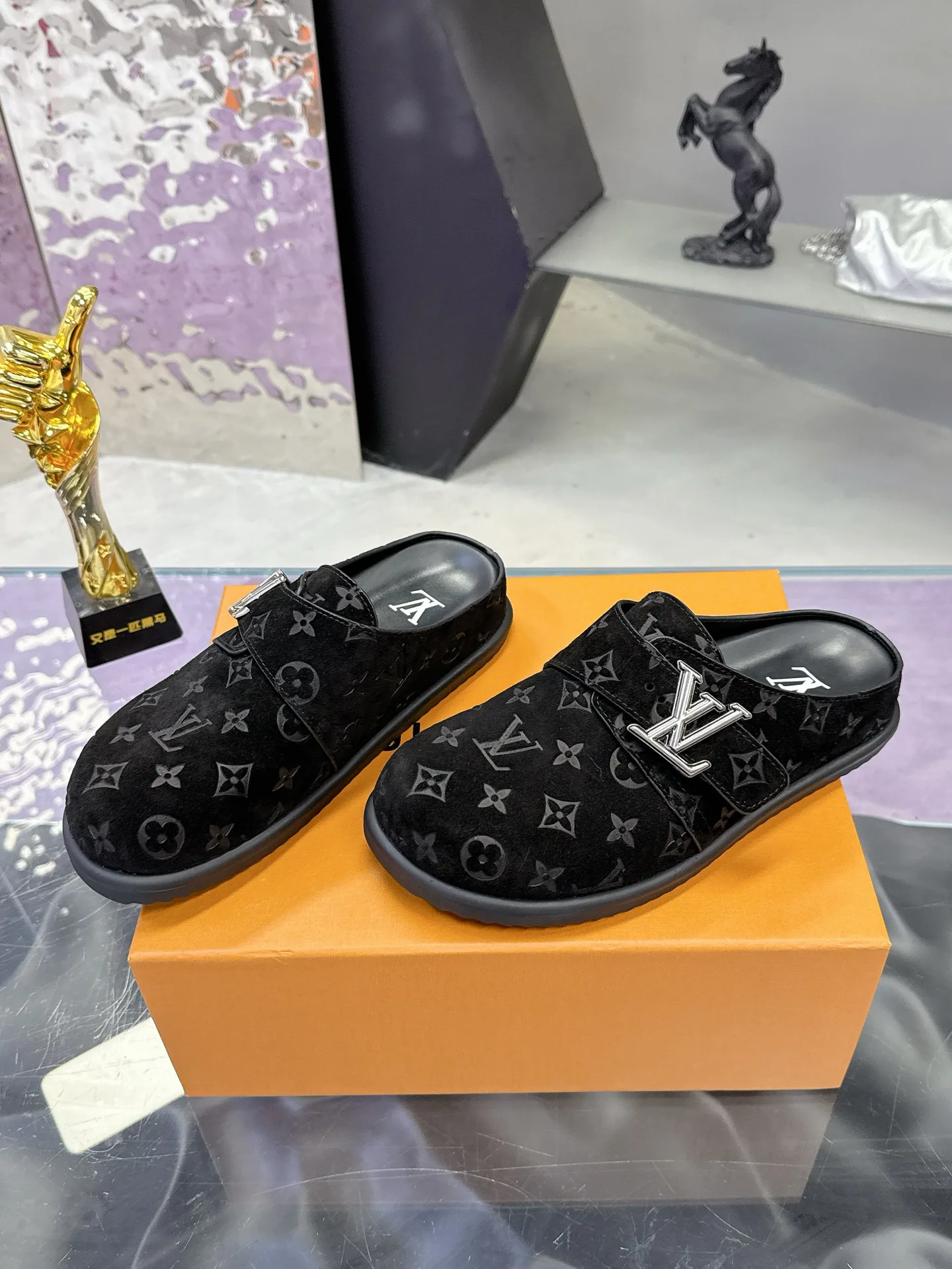 Women's Mules And Clogs LOUIS VUITTON 17530436