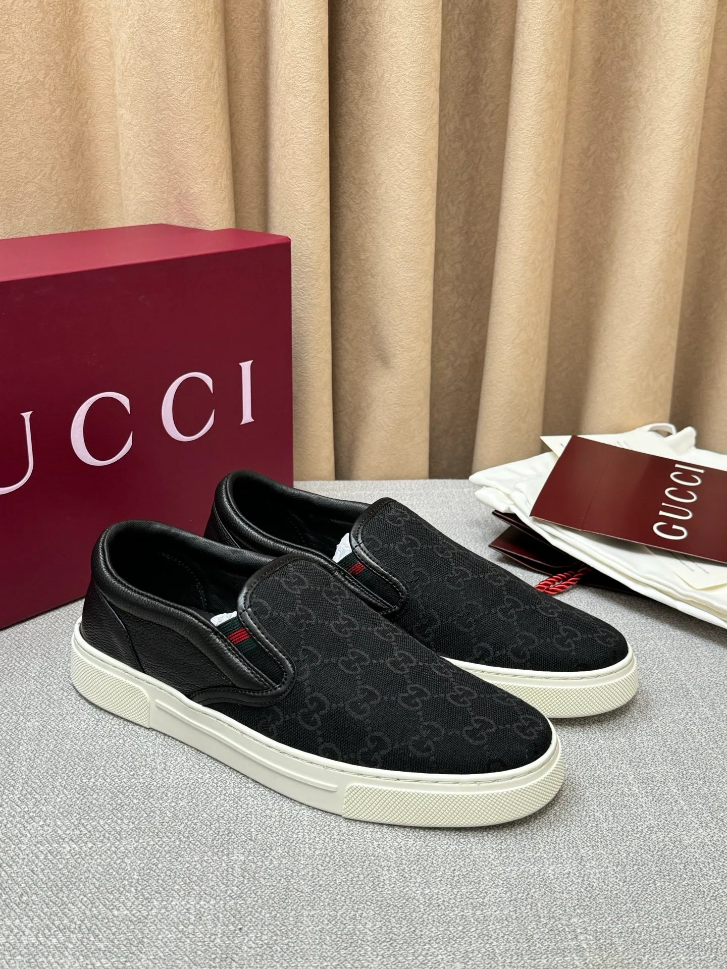 Men's Sneakers GUCCI 17620471