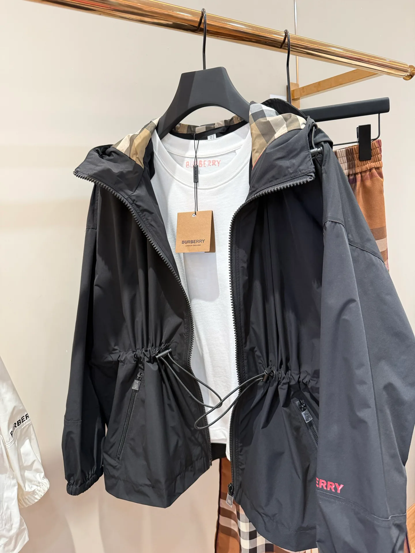 Women's Jackets And Down Jackets BURBERRY 17889944