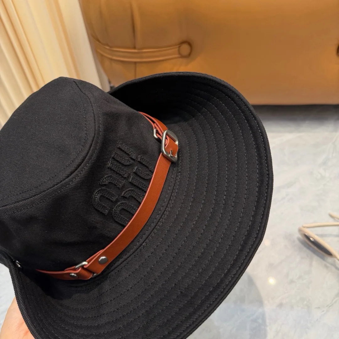Hats MIU MIU 17701955