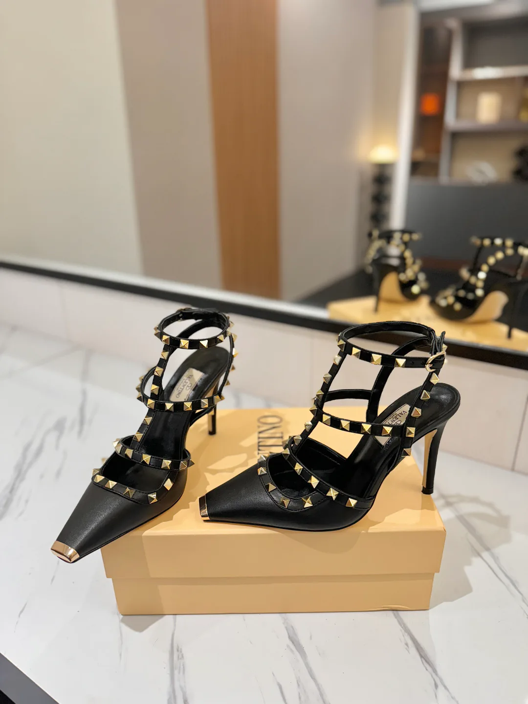 Women's Open-Toe Sandals VALENTINO 17366654