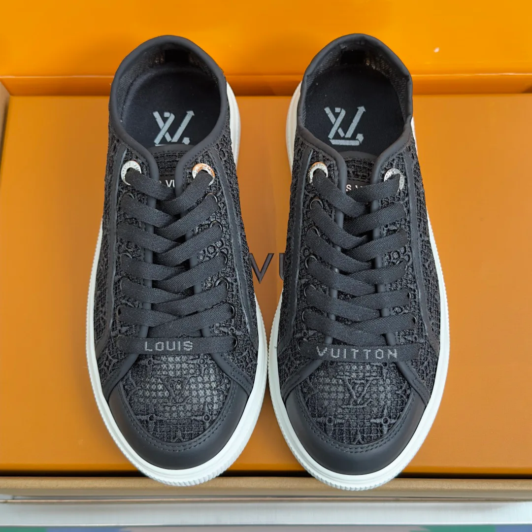 Women's Sneakers LOUIS VUITTON 17950715