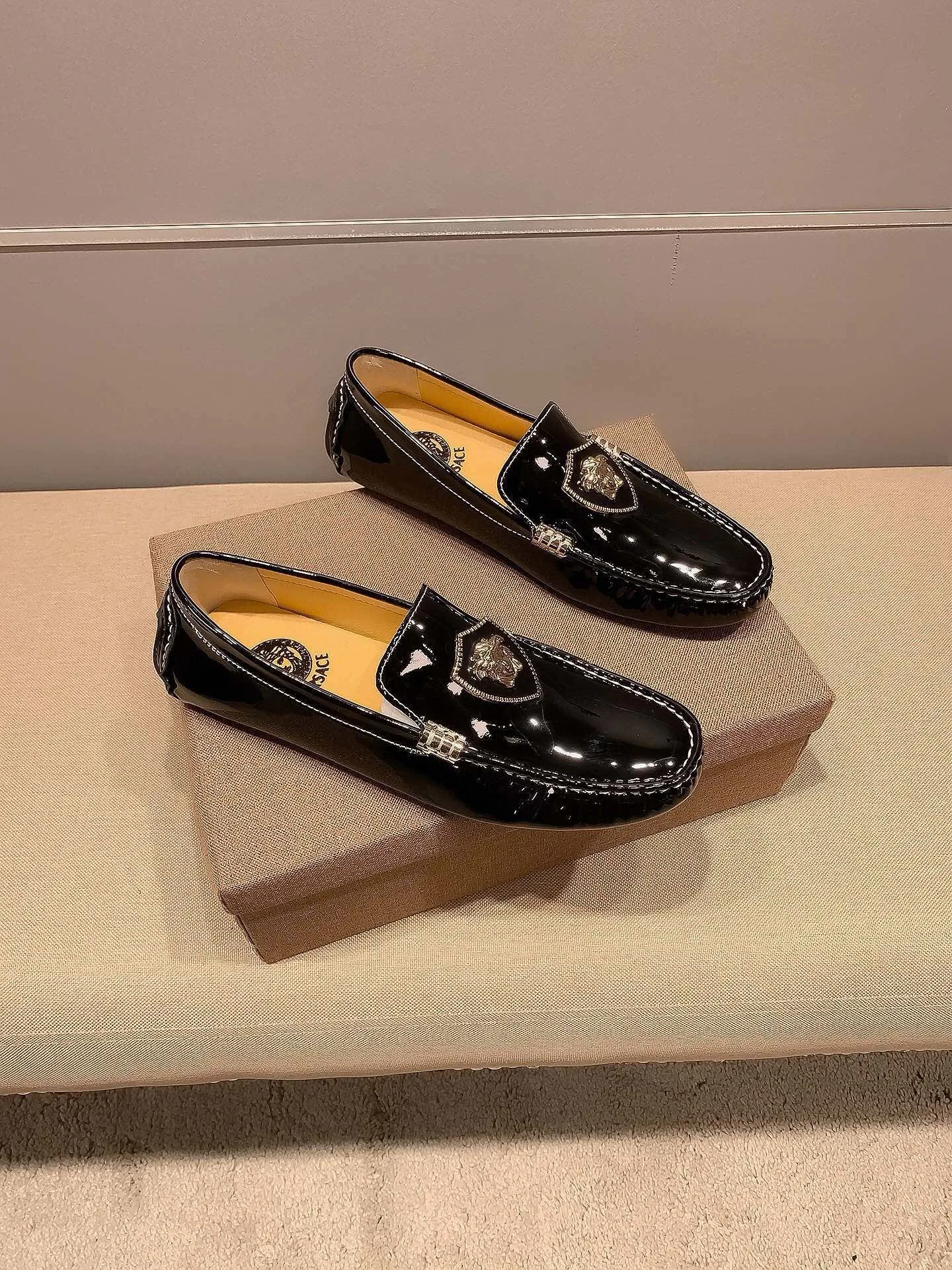 Men's Loafers And Dress Shoes VERSACE 18247708