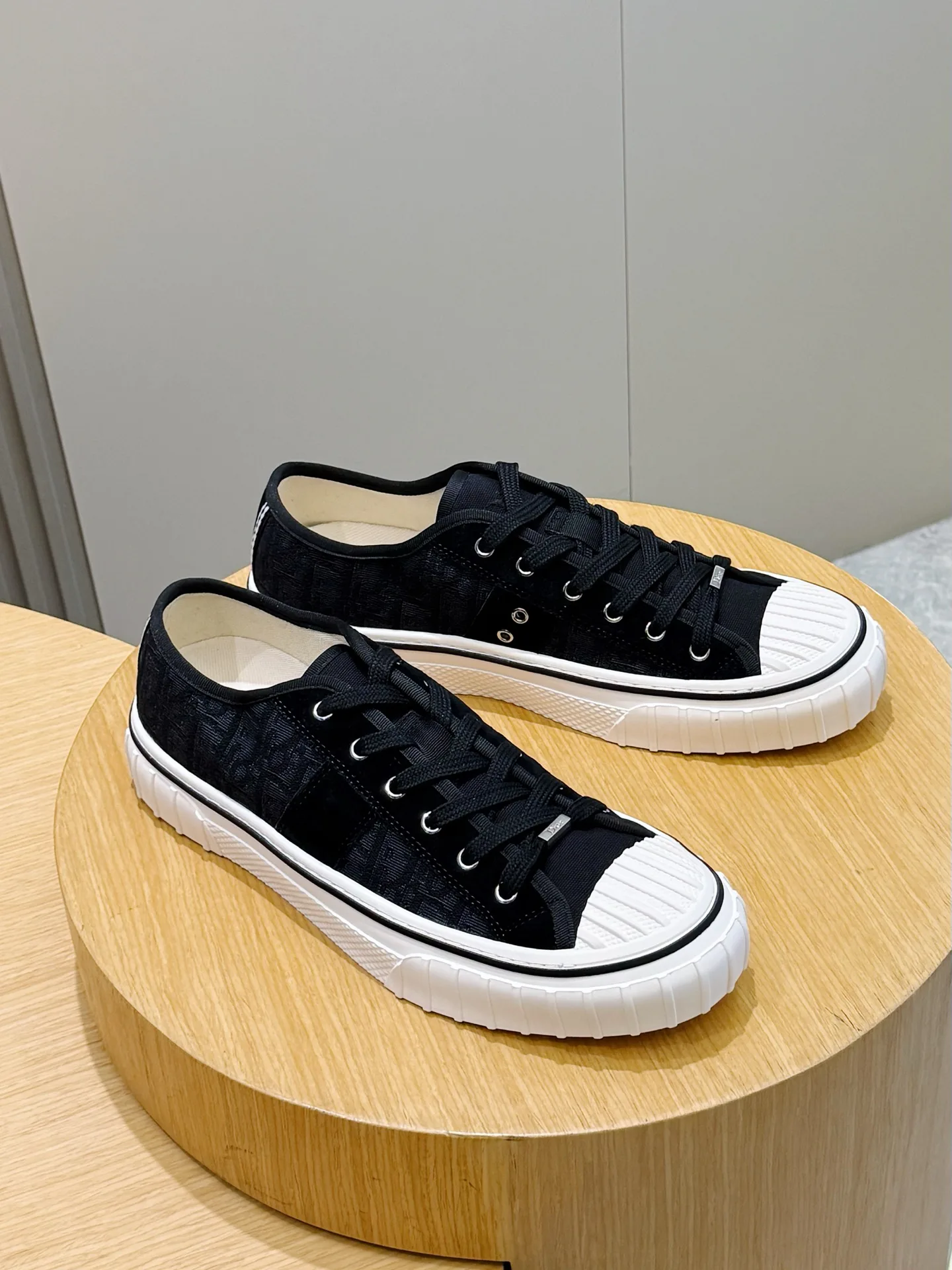 Men's Sneakers CHRISTIAN DIOR 18101564