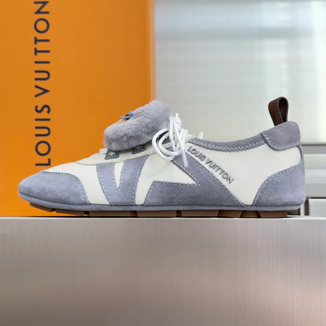 Women's Sneakers LOUIS VUITTON 17415513