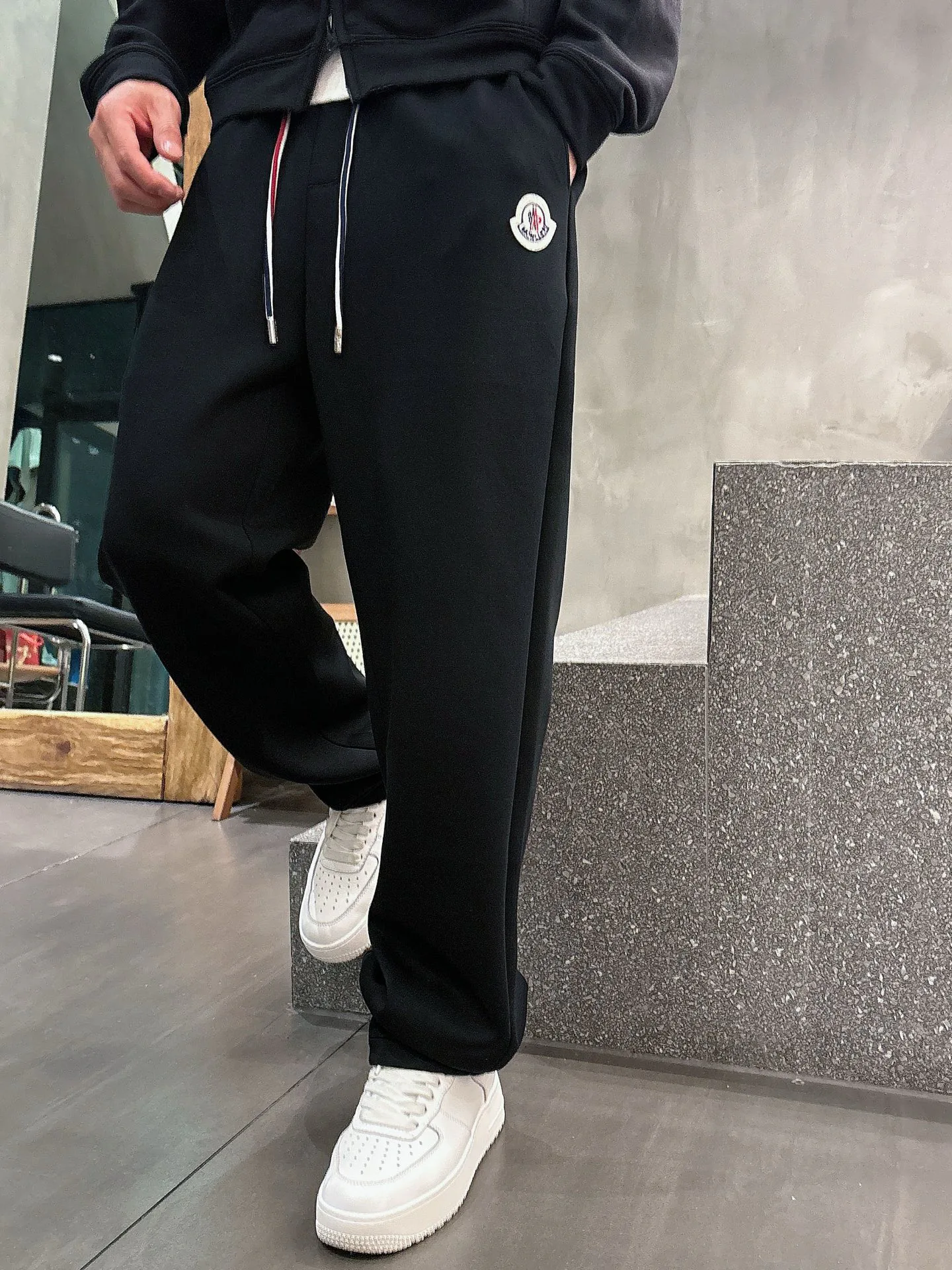 Брюки Мужские Moncler 18596840