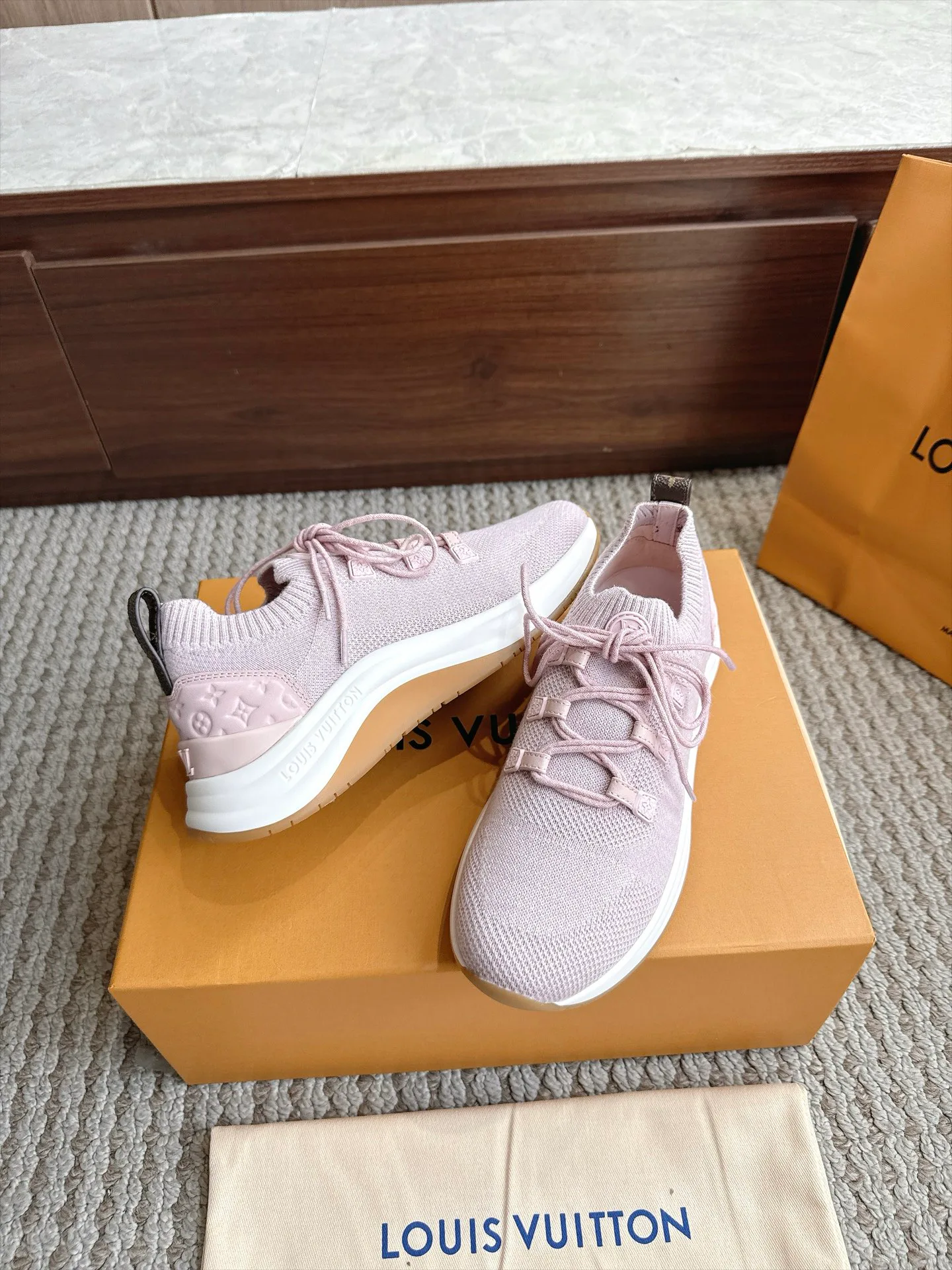 Men's Sneakers LOUIS VUITTON 18333244