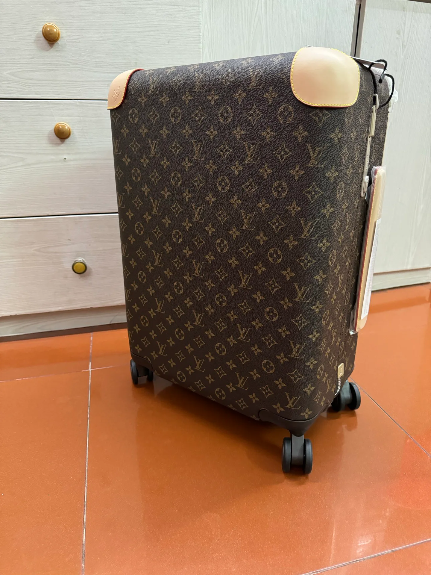 Suitcases LOUIS VUITTON 18366333